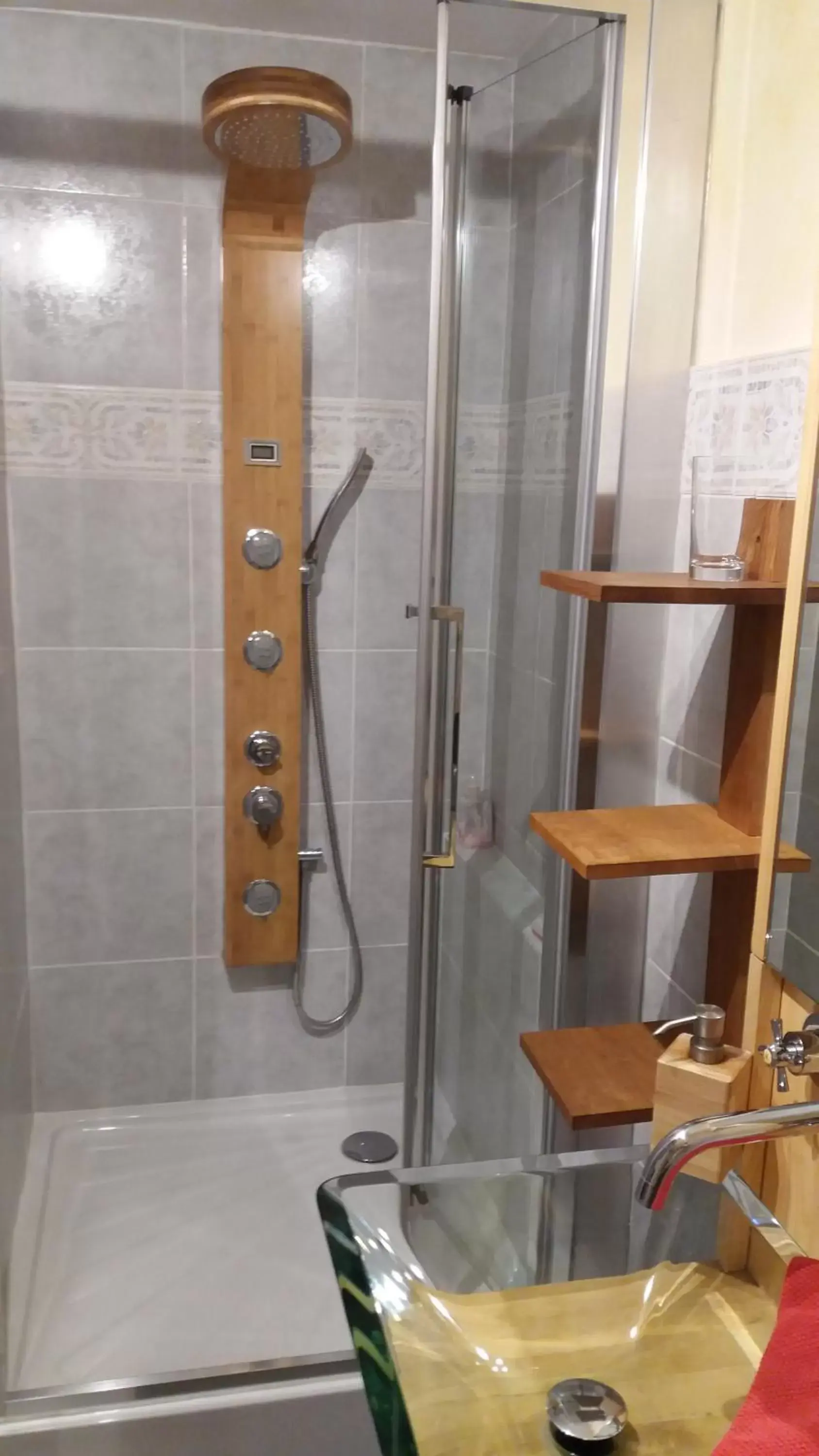 Shower, Bathroom in Le Mas Des Cigales