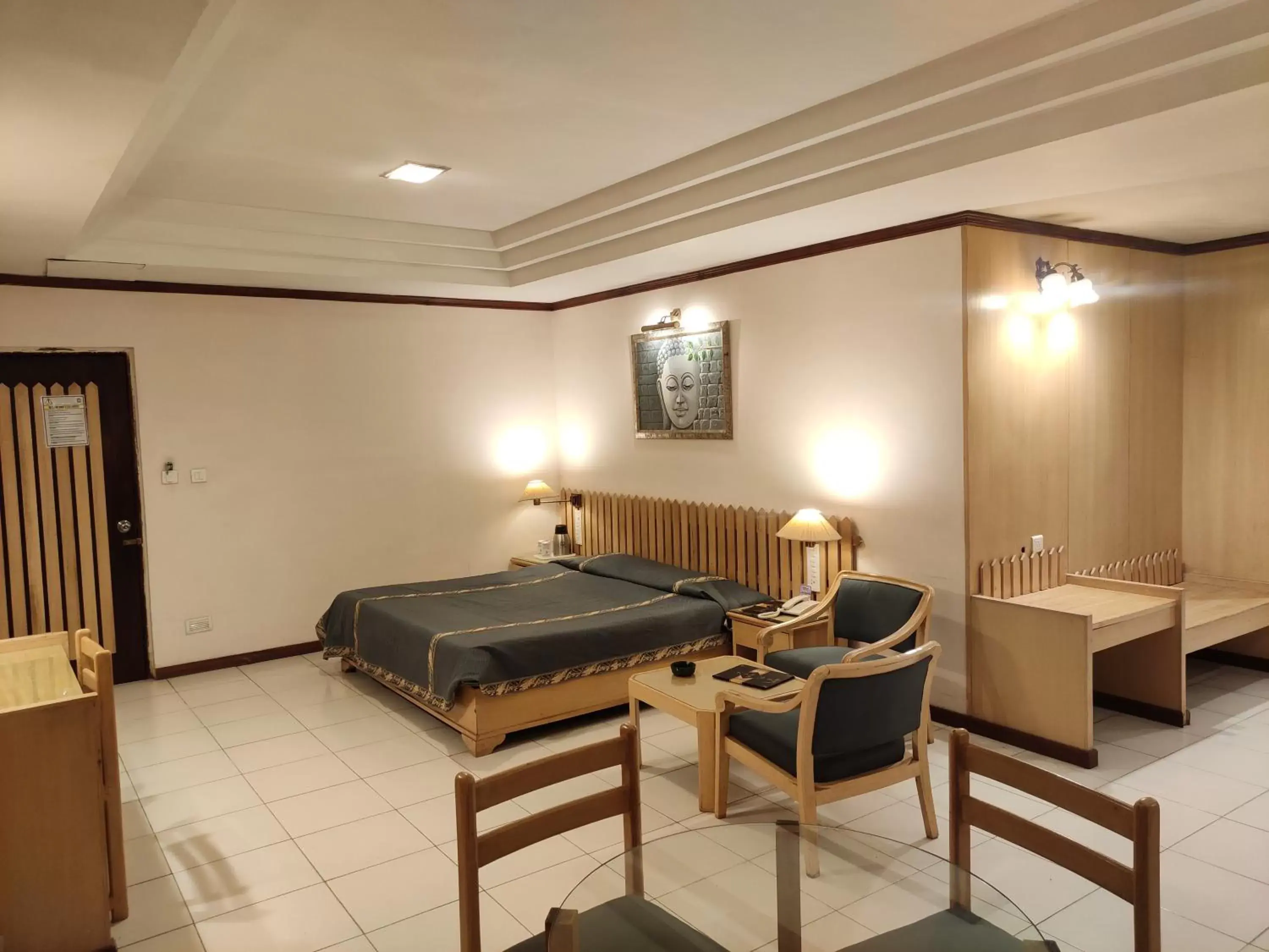 Photo of the whole room, Bed in Shingar Regency Photo of the whole room, Bed in Shingar Regency