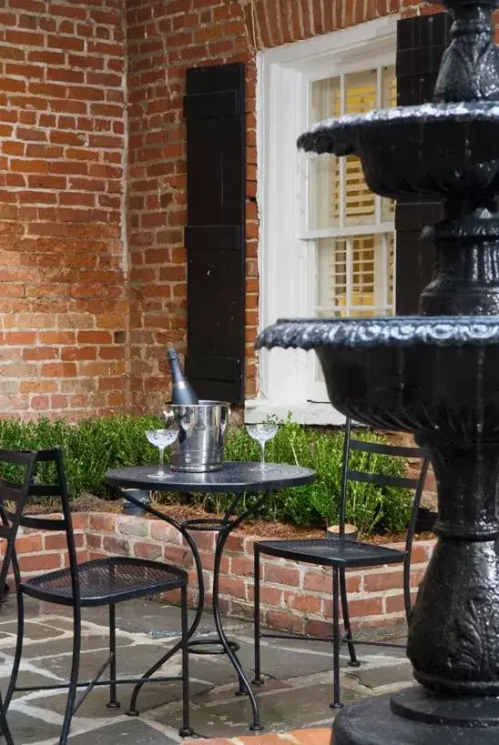 Balcony/Terrace, BBQ Facilities in Hotel Royal New Orleans