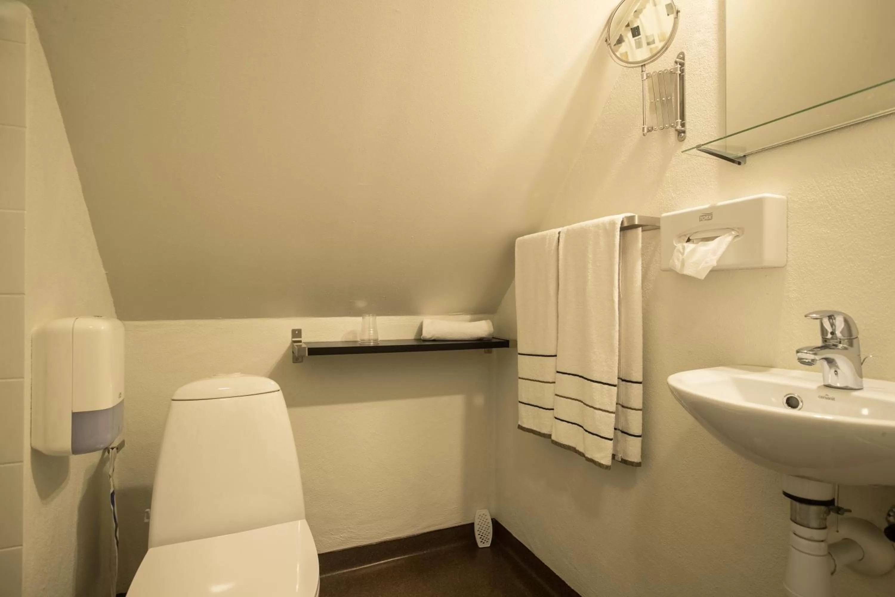 Shower in Hotel Postgaarden i Mariager