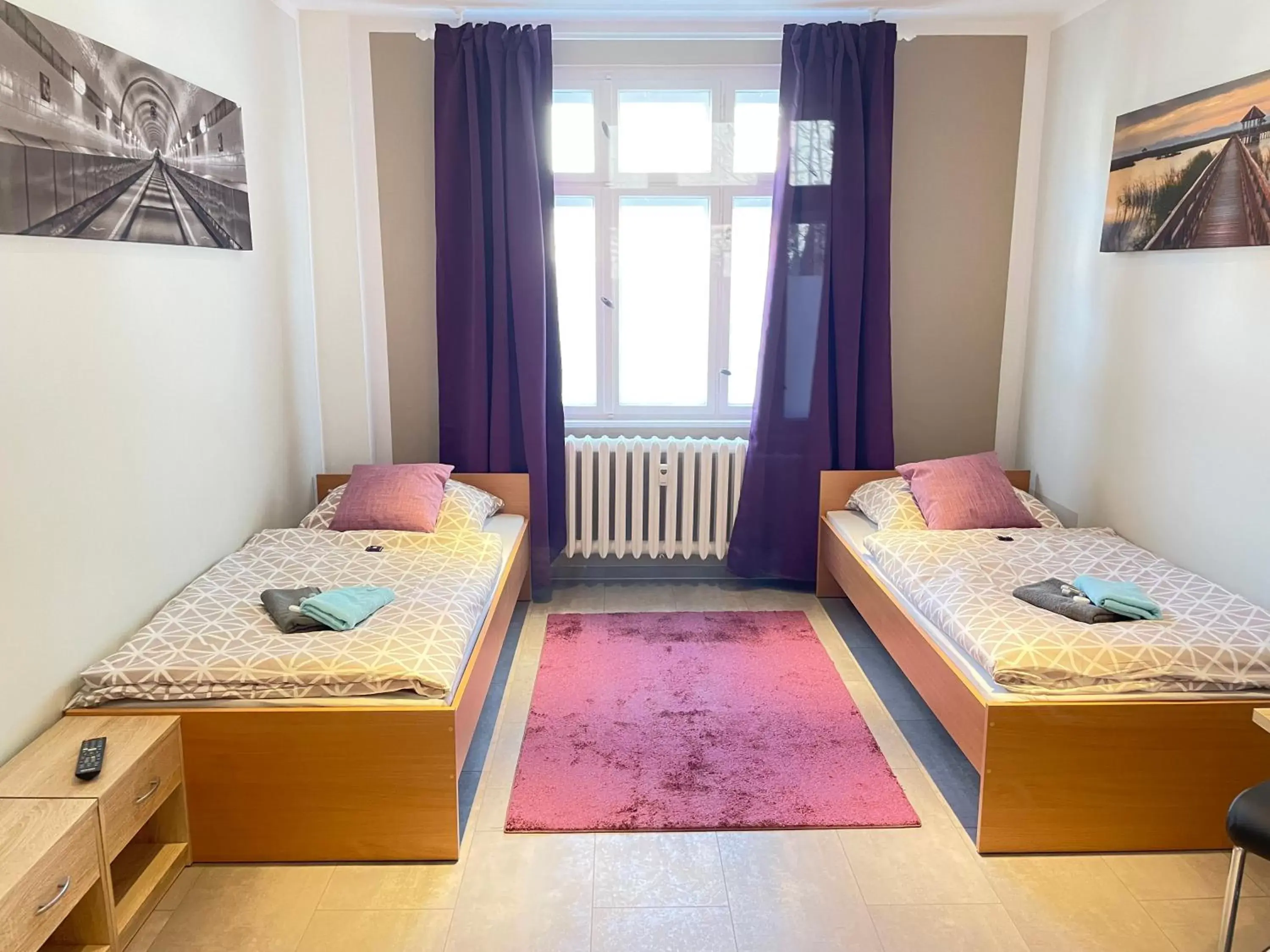 Bedroom, Bed in MOTEL DARIA Hennigsdorf Berlin