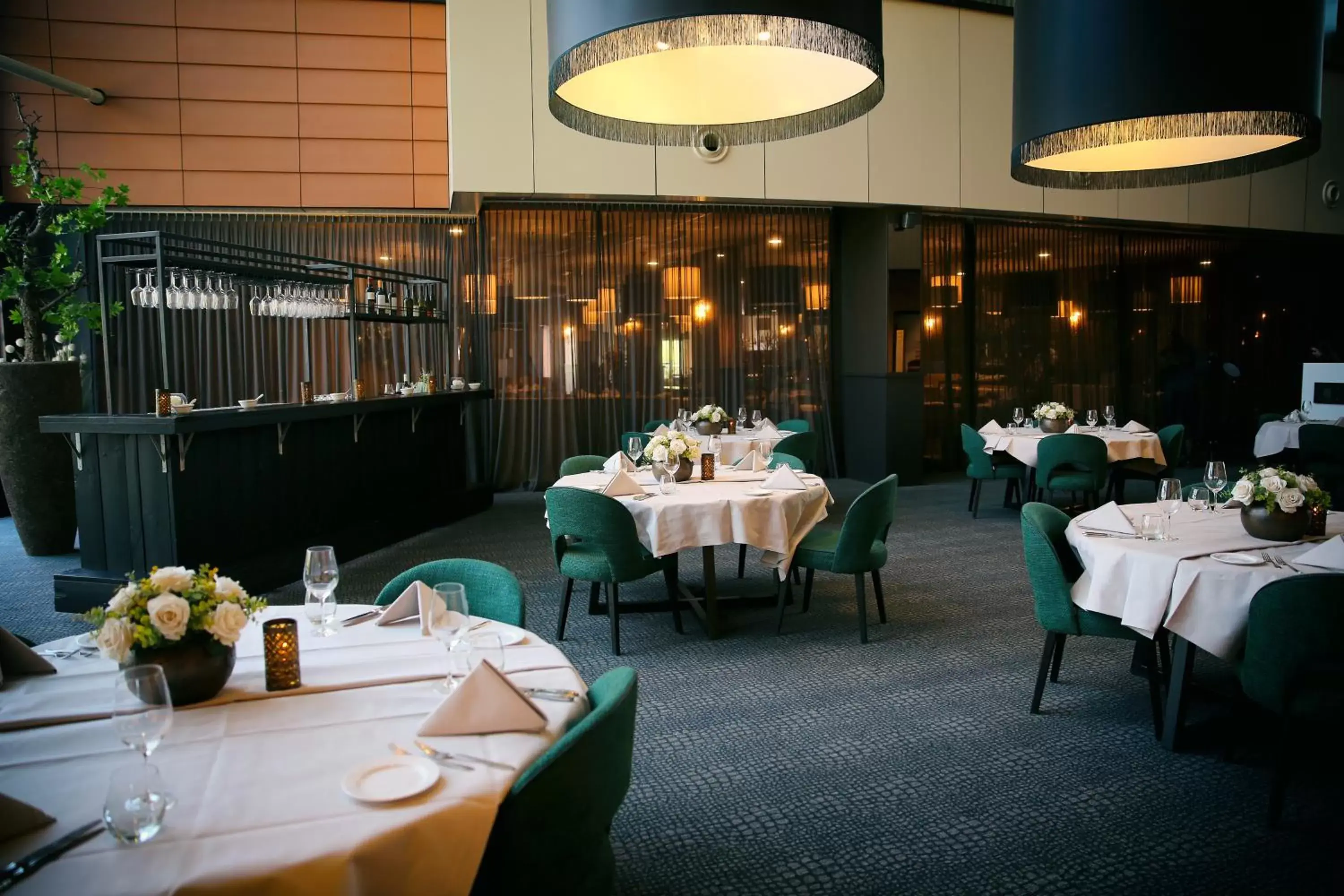 Restaurant/Places to Eat in Van der Valk Hotel Rotterdam - Blijdorp