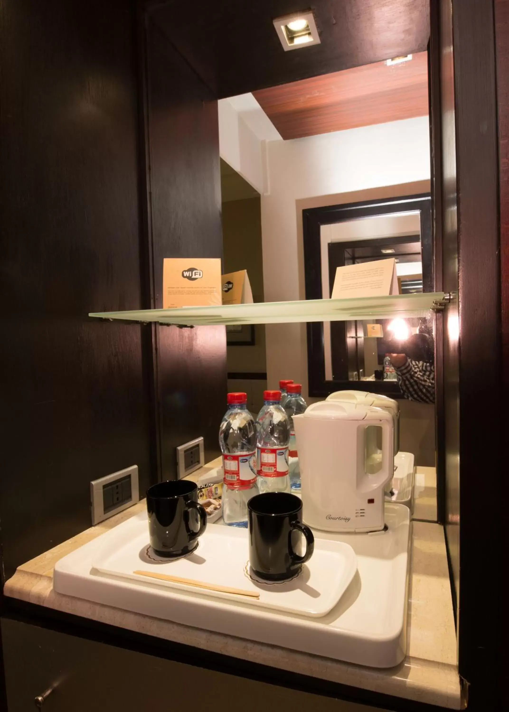 Coffee/tea facilities in Century Park Hotel