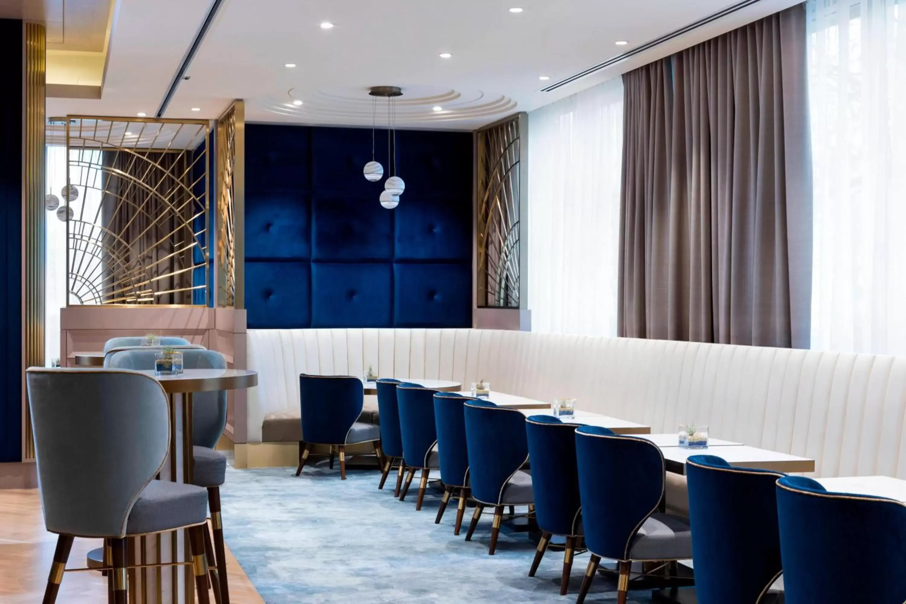 Lounge or bar, Restaurant/Places to Eat in The Westin Bayshore, Vancouver