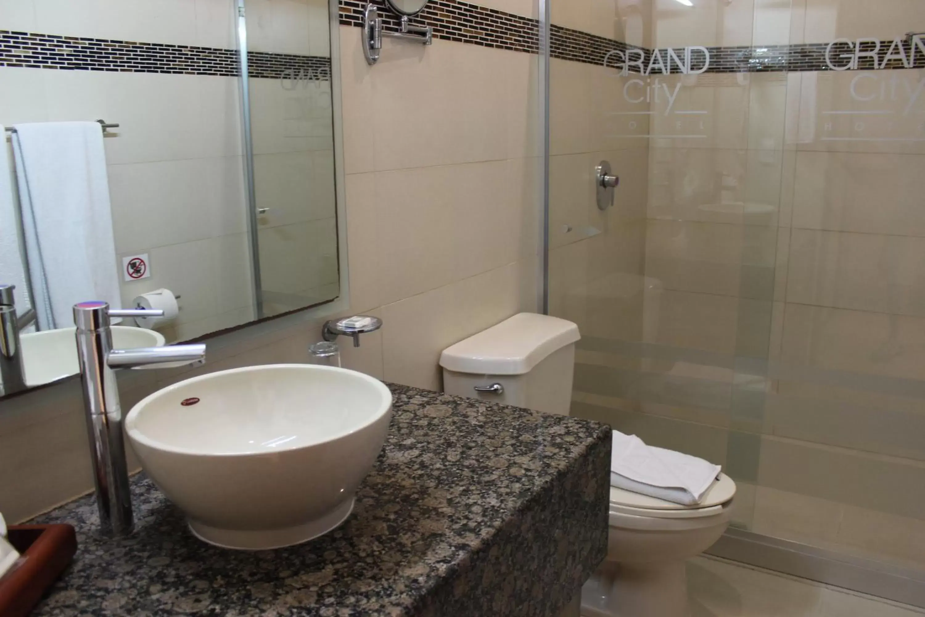 Bathroom in Grand City Hotel Cancun