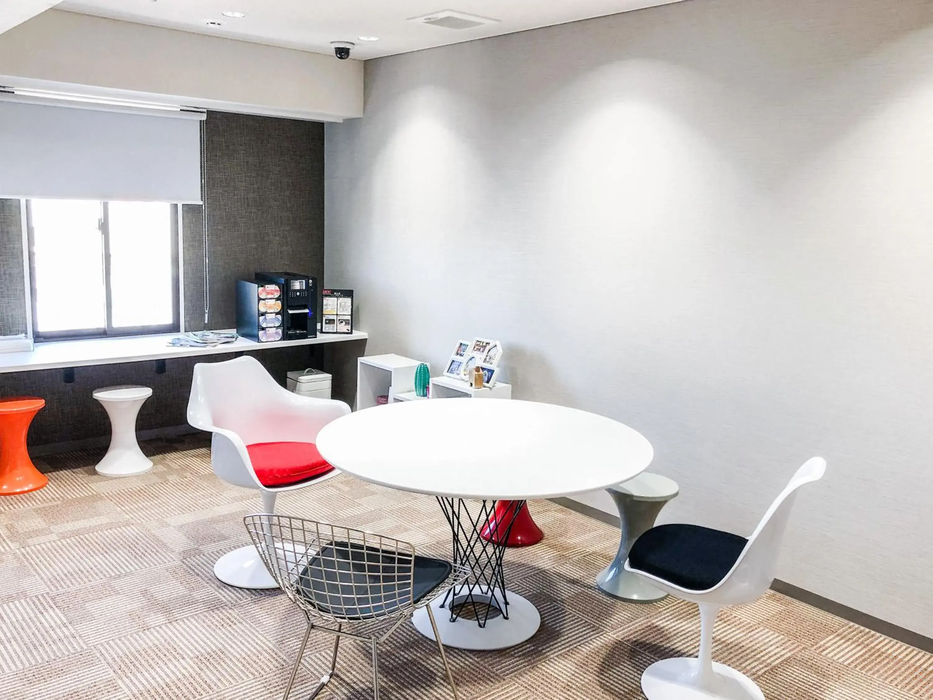 Communal lounge/ TV room, Seating Area in HOTEL UNIZO Yokohamaeki-West