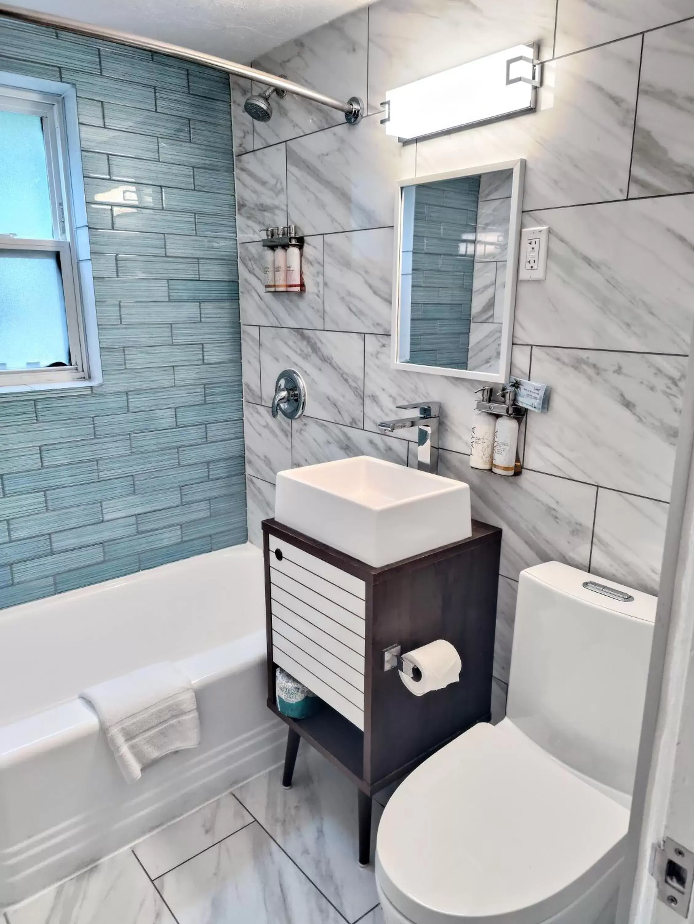 Shower, Bathroom in Tahitian Beach Resort