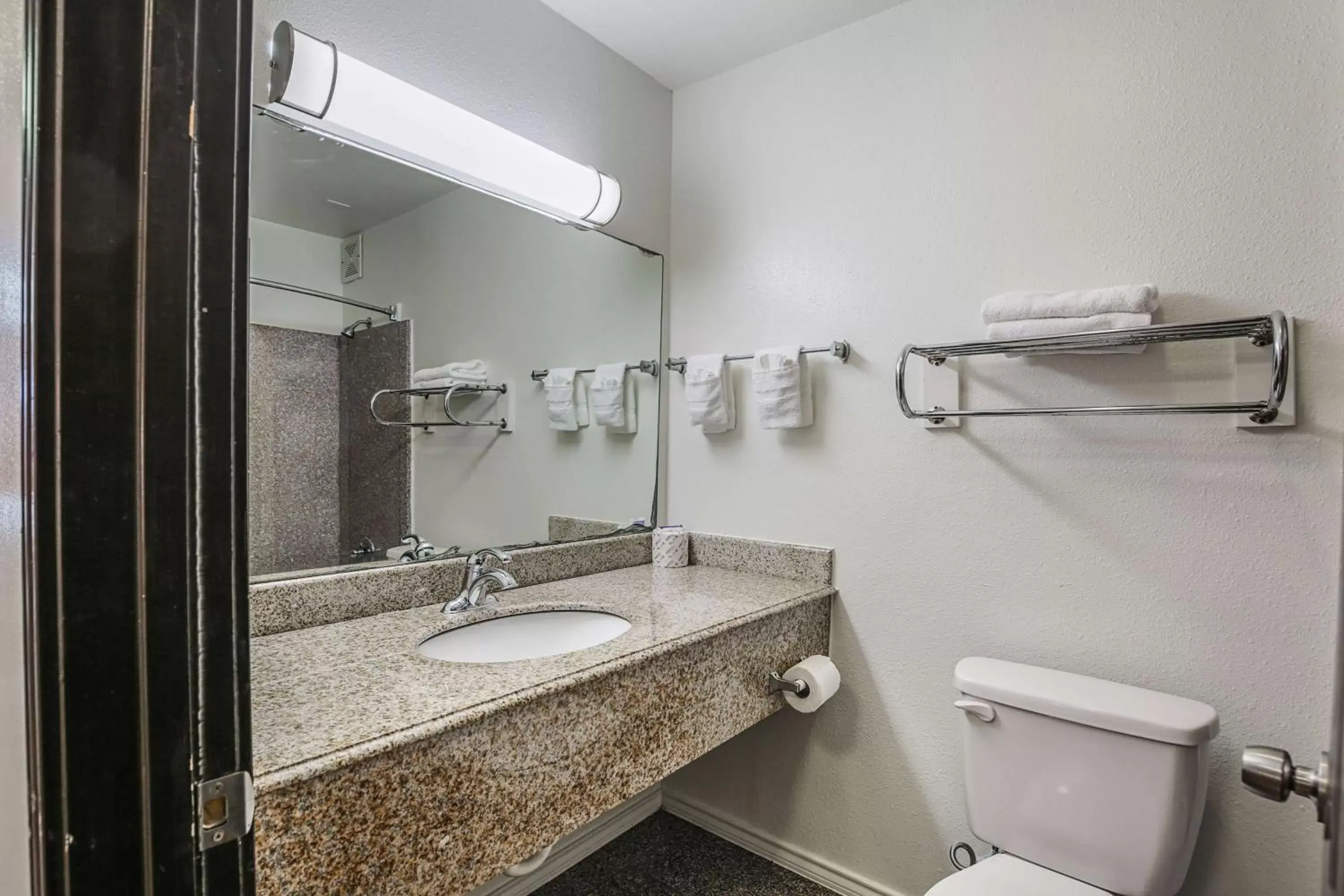 Toilet, Bathroom in Motel 6-Pasadena, TX