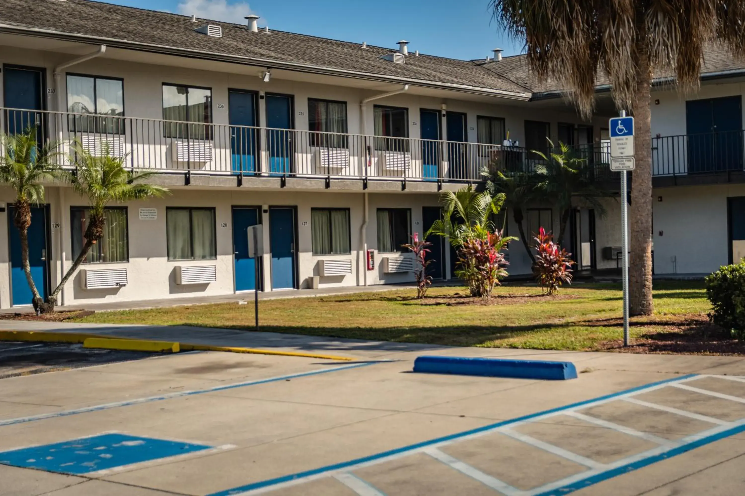 Property Building in Motel 6-Ft. Pierce, FL