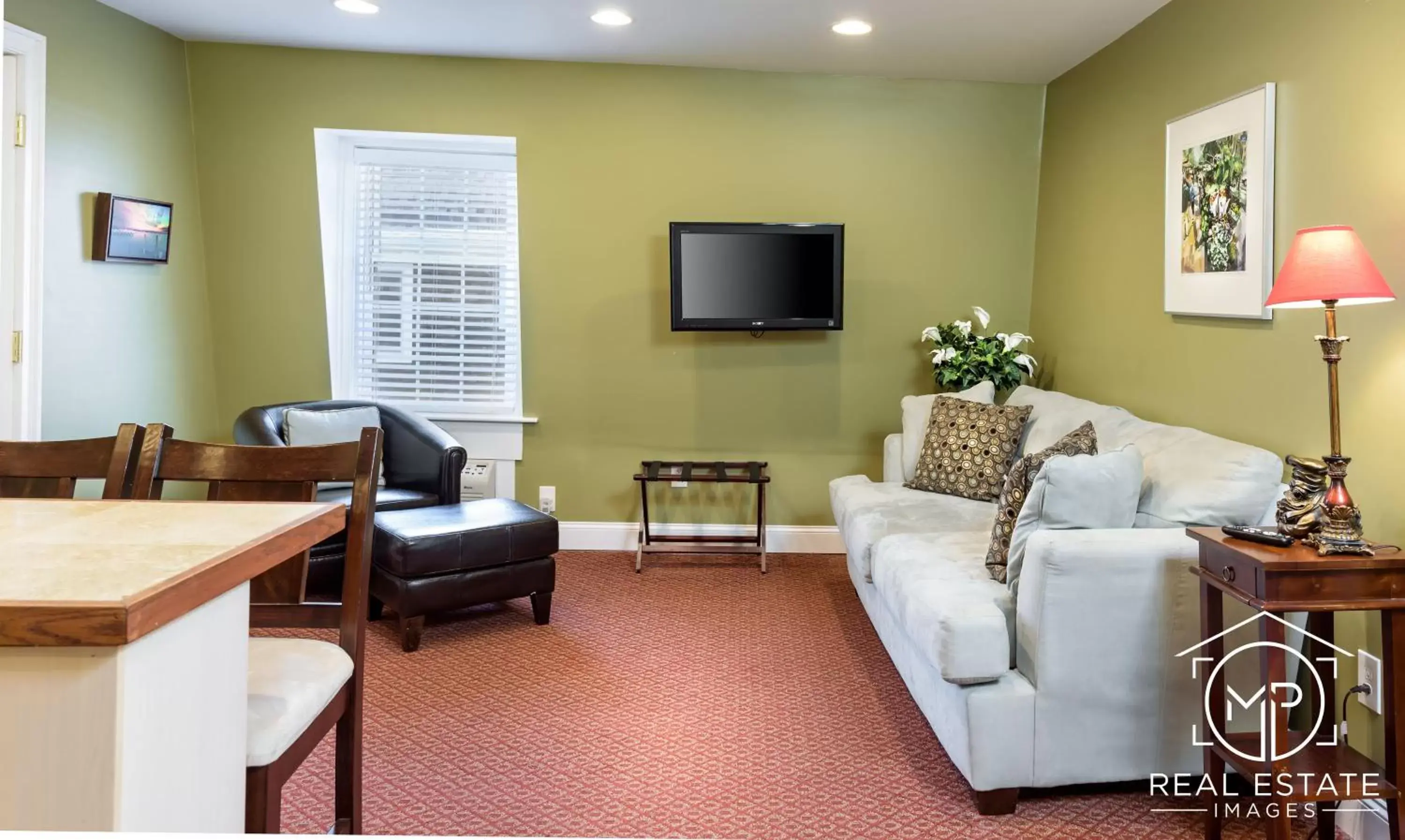 Living room, Seating Area in Bouchard Restaurant & Inn