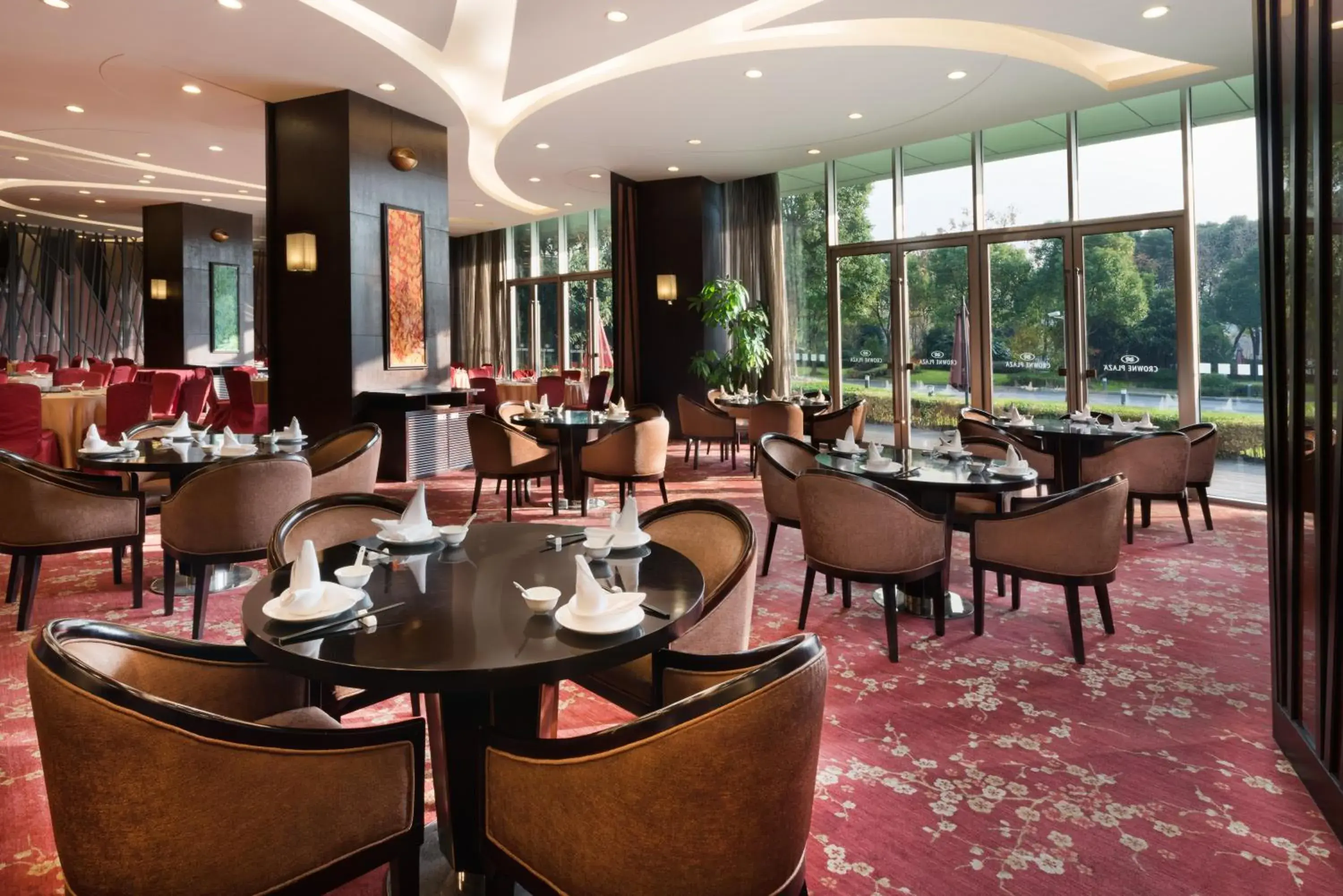 Restaurant/places to eat in Crowne Plaza Shanghai Xiayang Lake by IHG Restaurant/places to eat in Crowne Plaza Shanghai Xiayang Lake by IHG
