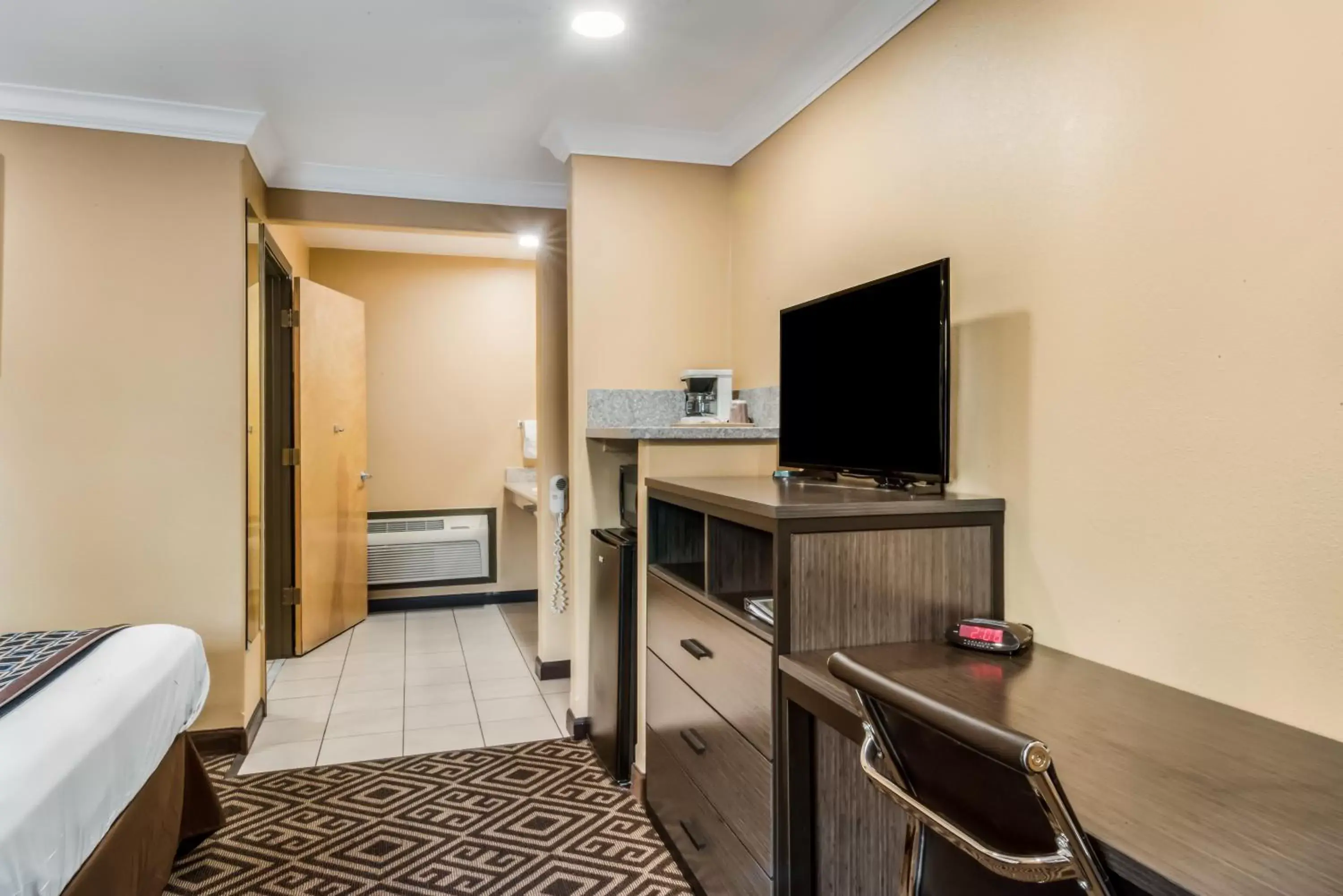 TV/Entertainment Center in Americas Best Value Inn - Ukiah