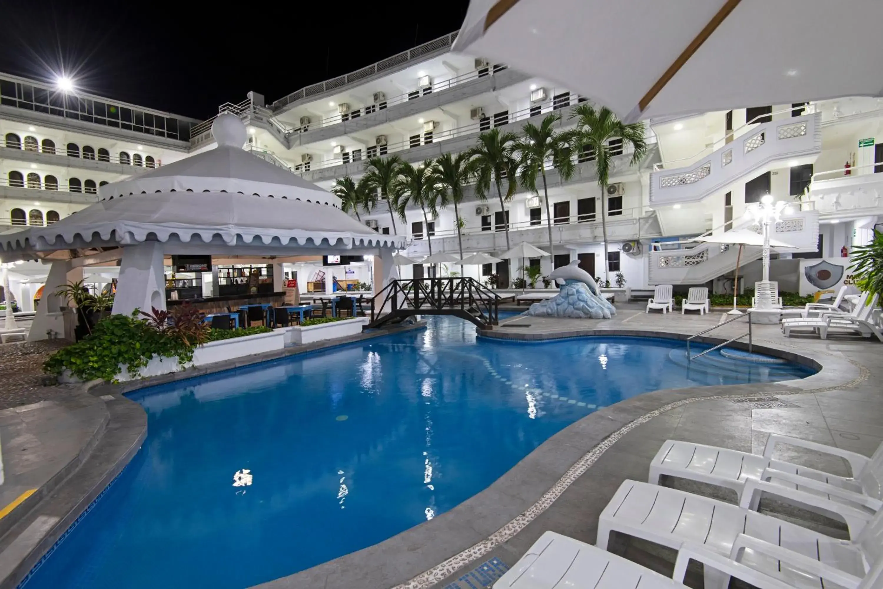 Property building, Swimming Pool in Hotel Fiesta Mexicana