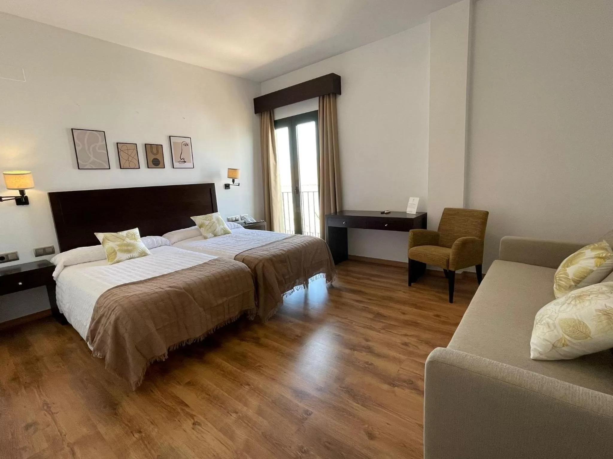 Photo of the whole room in Hacienda Atalaya