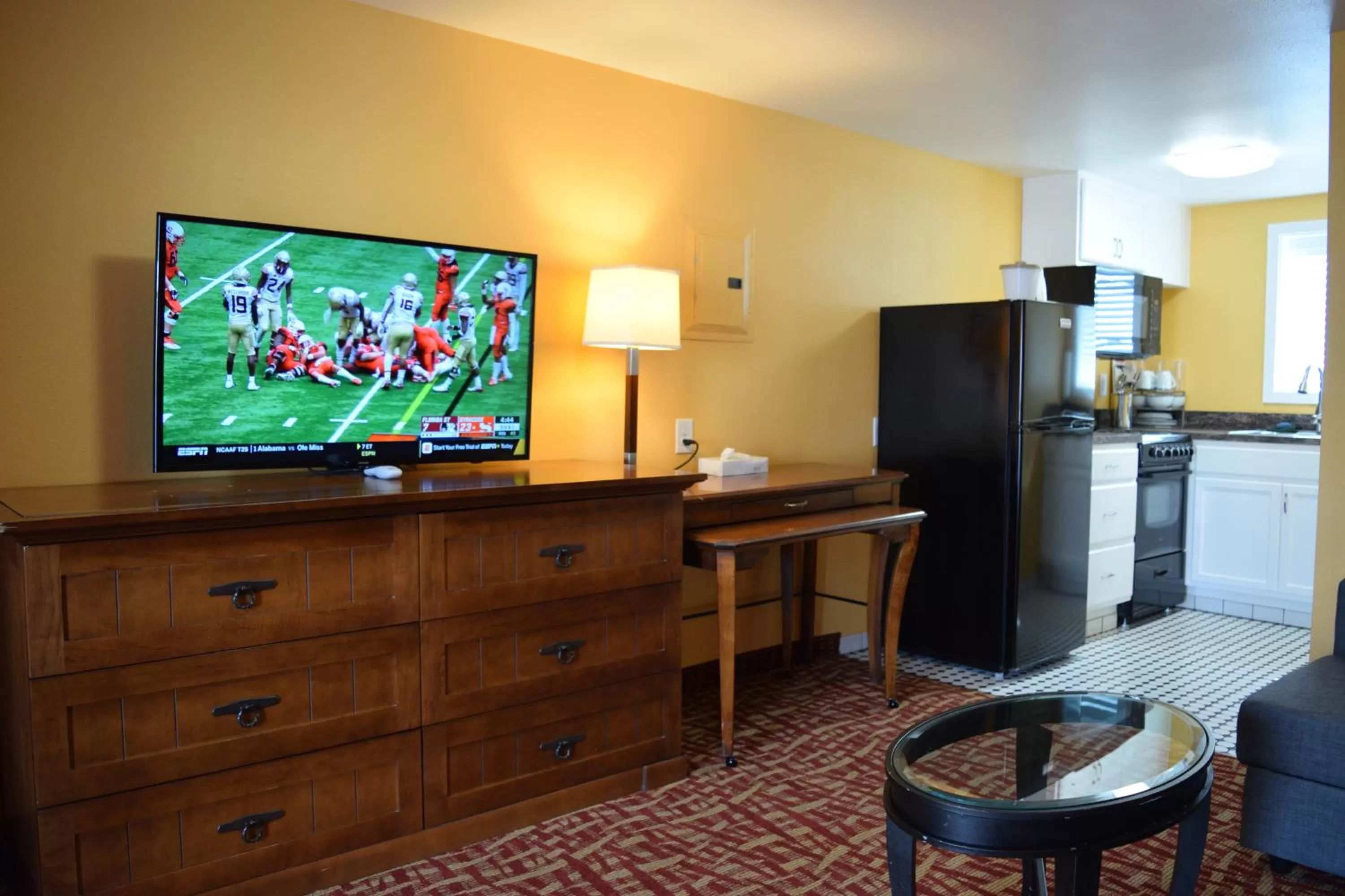 Kitchen or kitchenette in Dew Drop Inn