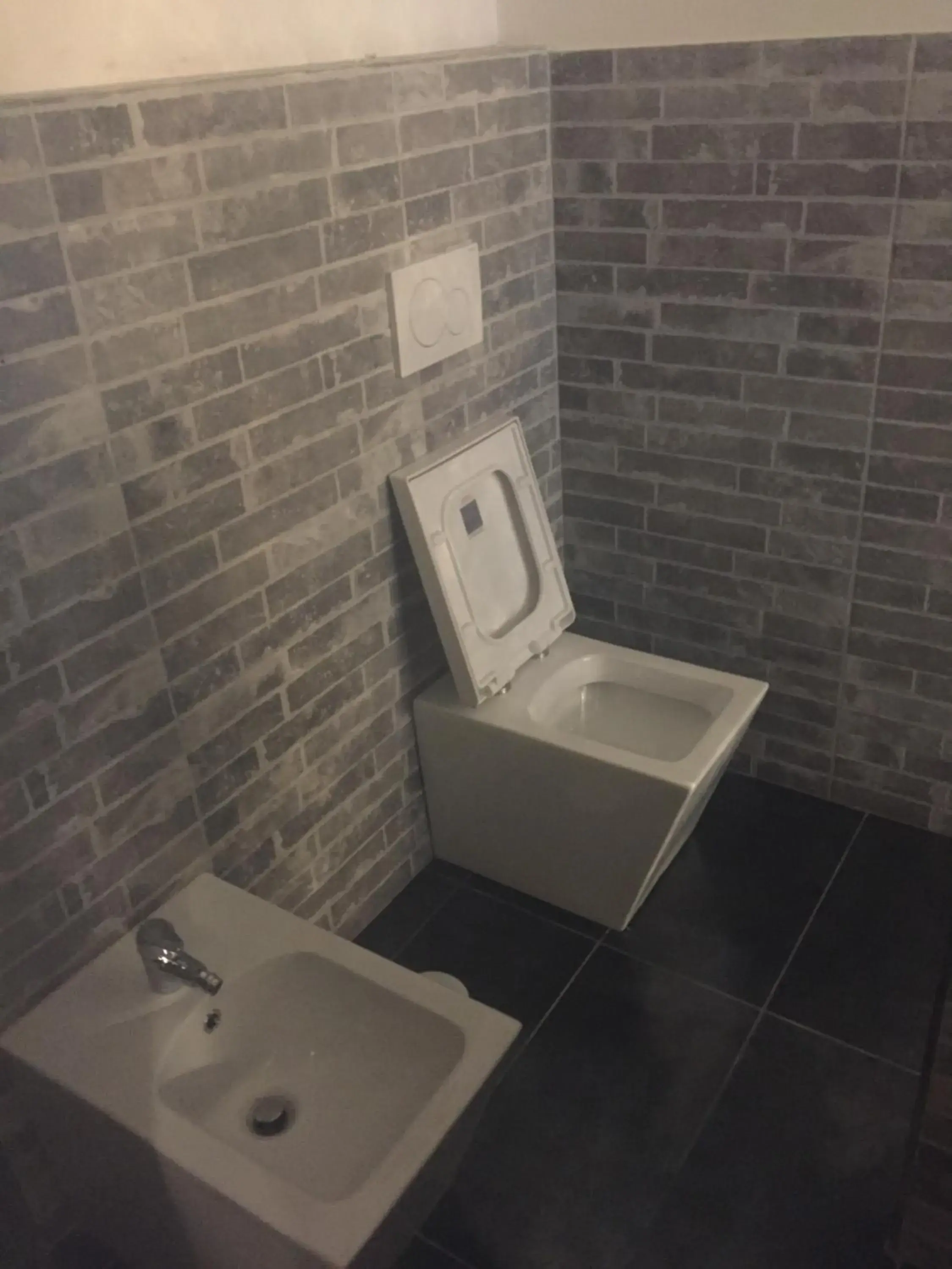 Toilet, Bathroom in CANDIA ROOMS
