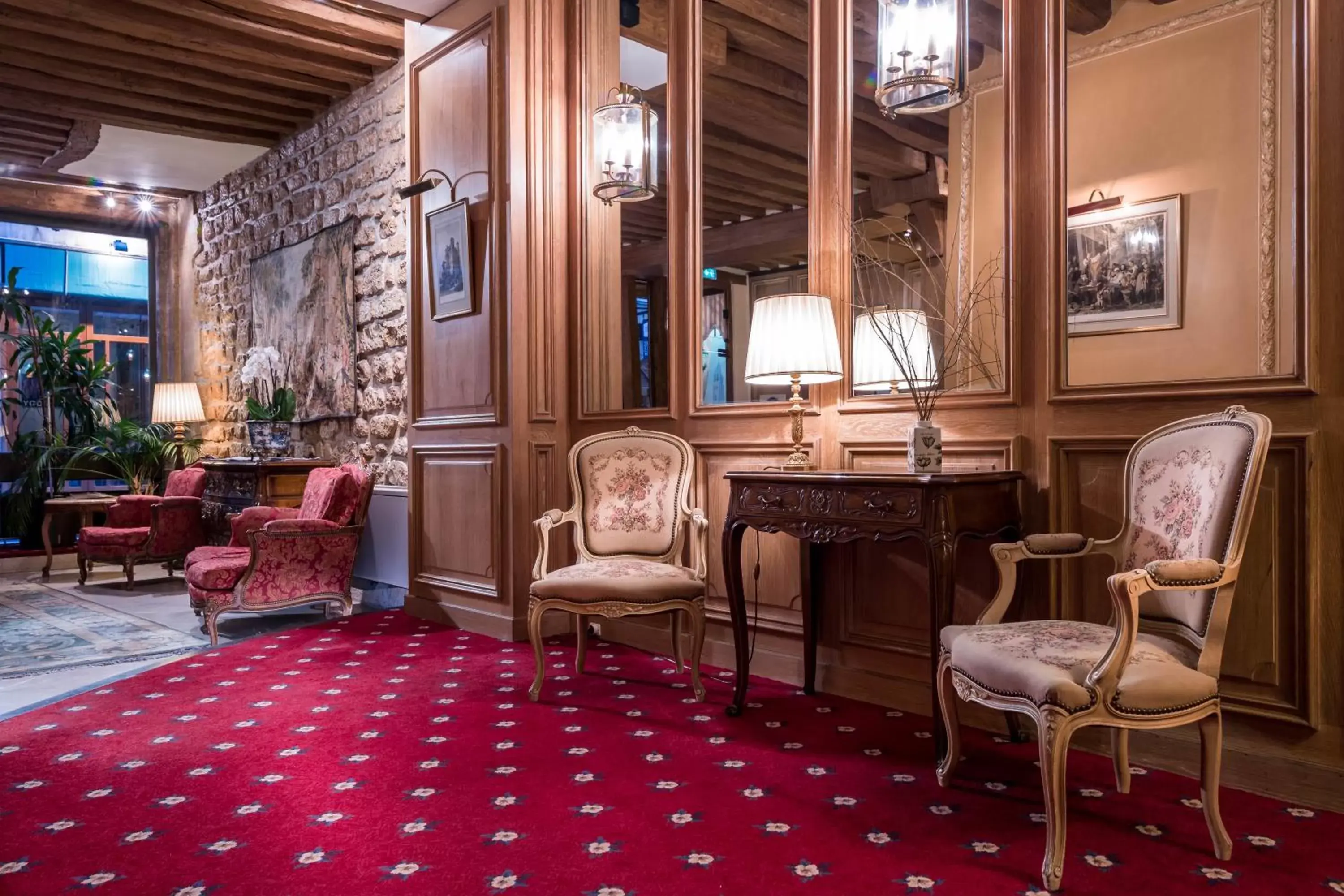 Lobby or reception in Grand Hôtel de L'Univers Saint-Germain