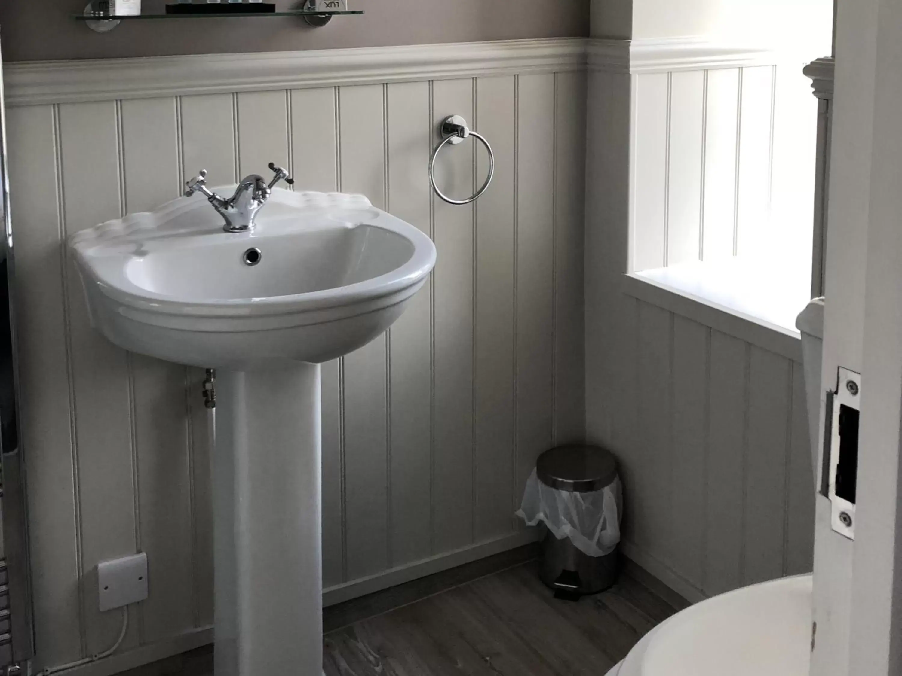 Bathroom in The Cornubia Inn