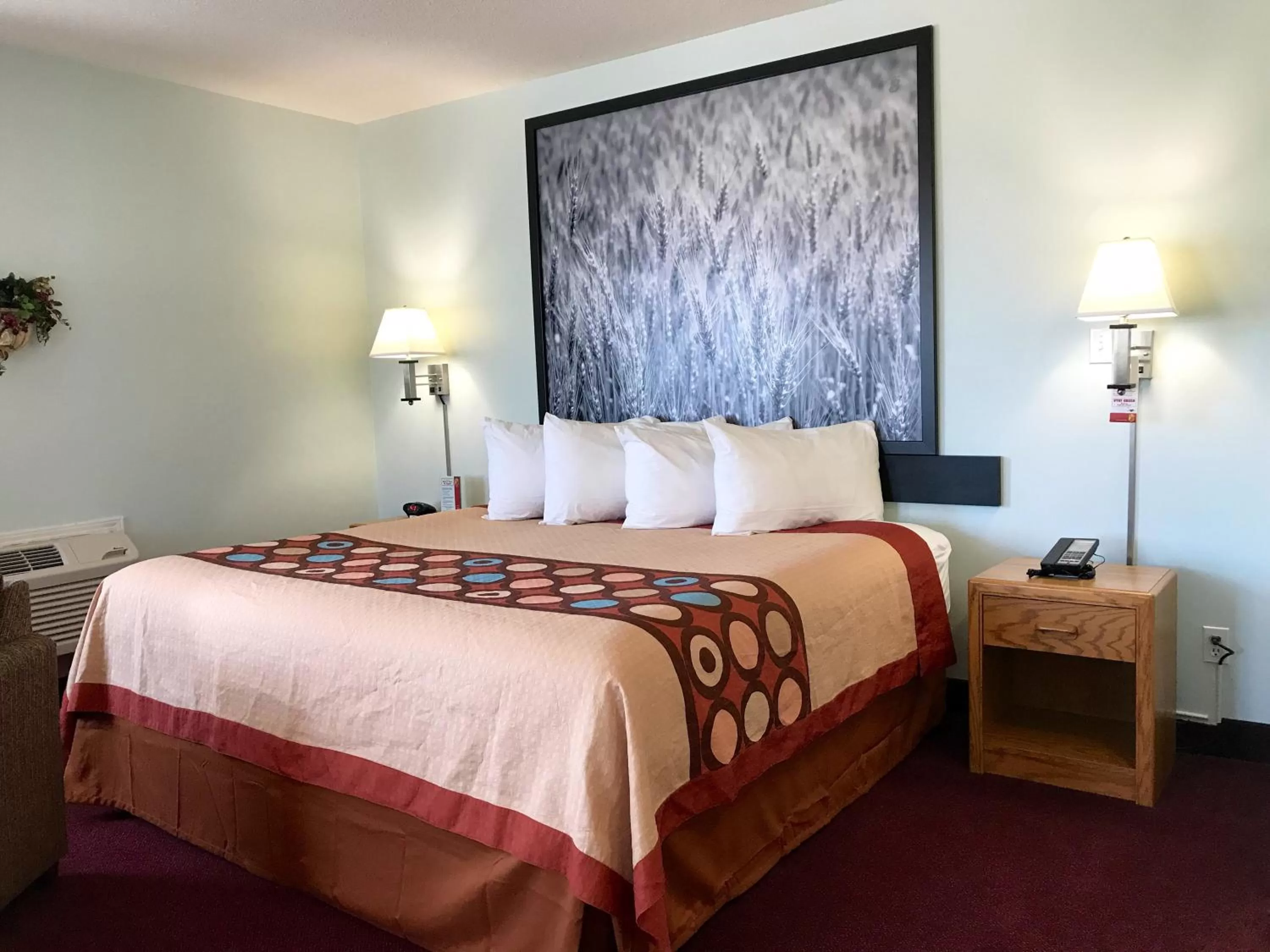 Property building, Bed in Super 8 by Wyndham Kindersley