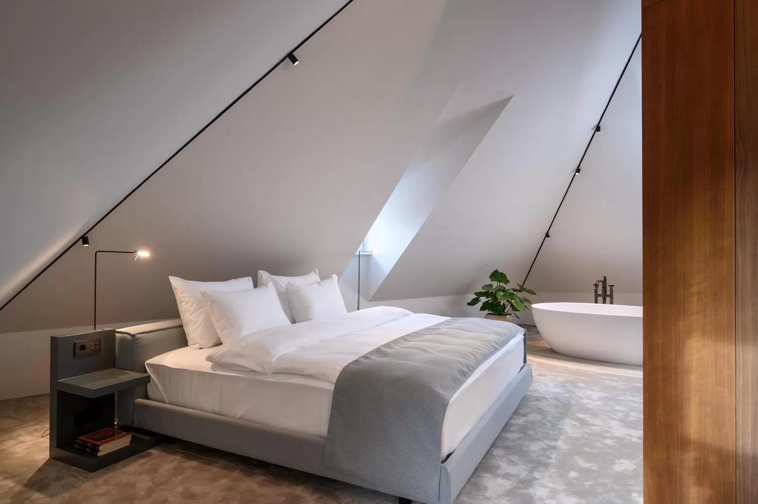 Bed in Zlata Ladjica Boutique Hotel