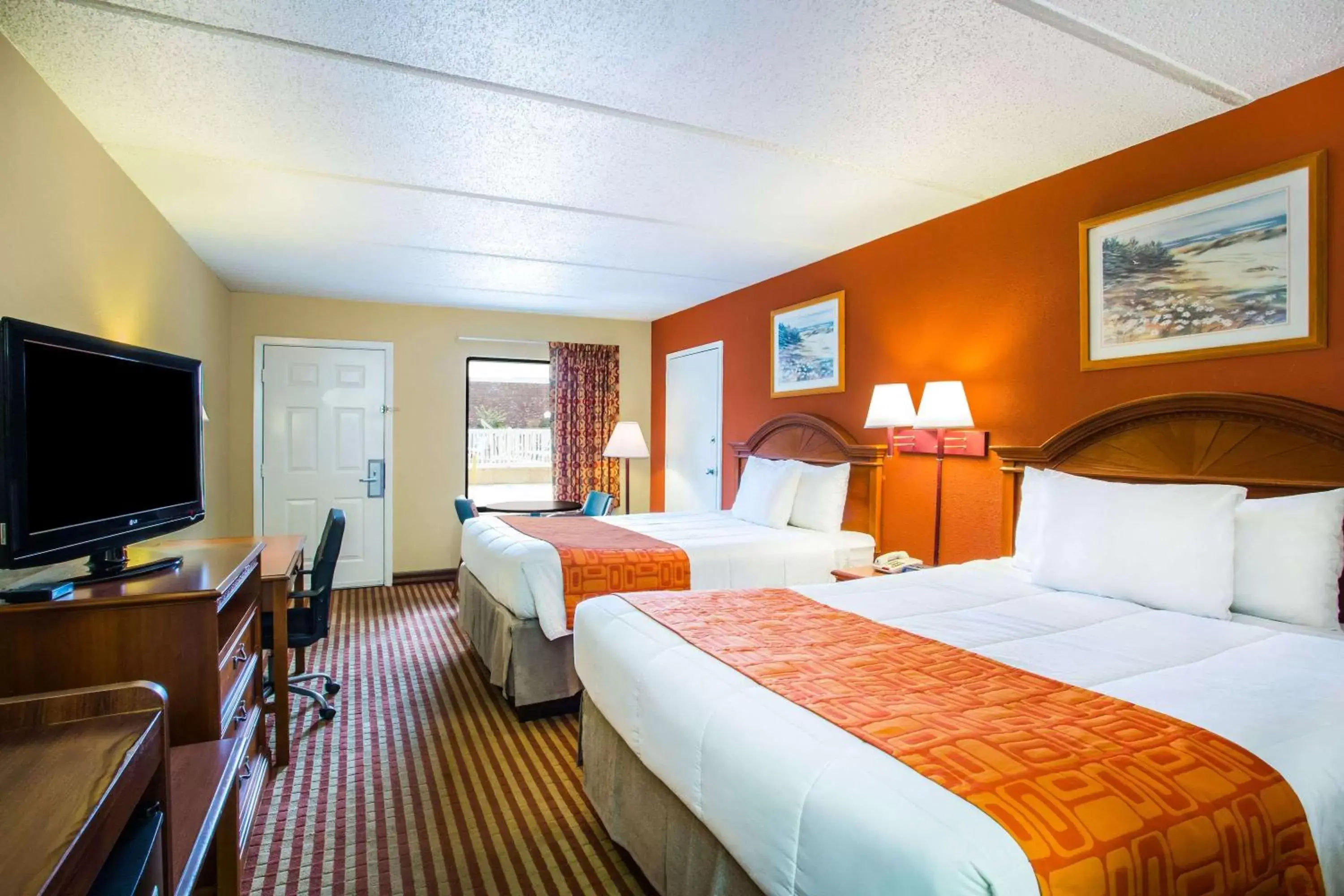 Photo of the whole room, Bed in Howard Johnson by Wyndham Panama City