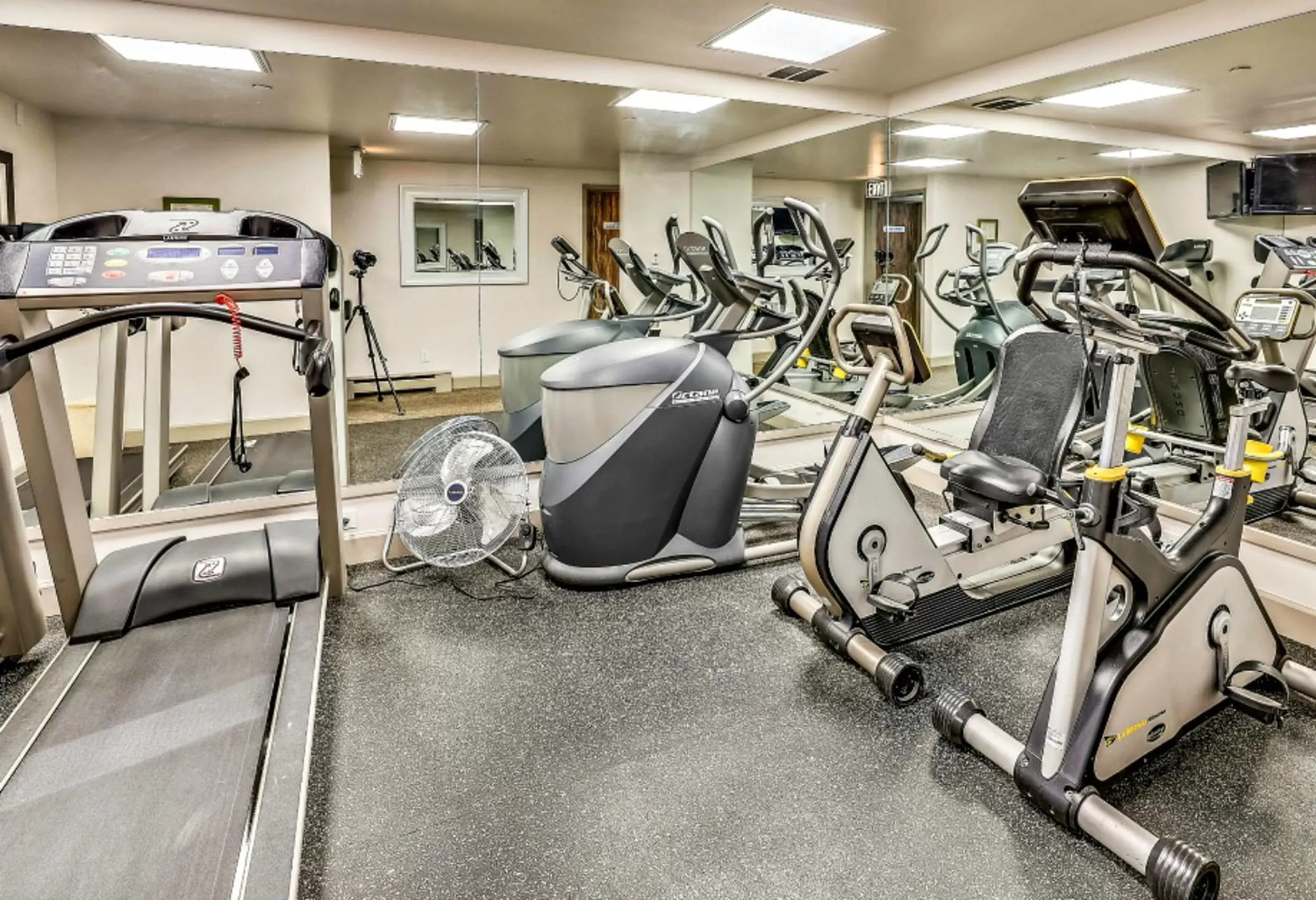 Fitness centre/facilities, Fitness Center/Facilities in Aspen Square Condominium Hotel