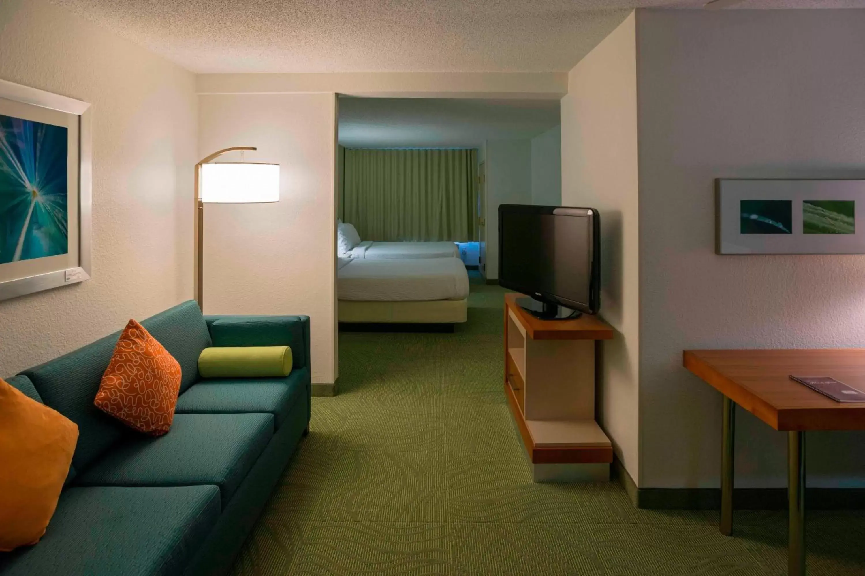 Living room, Seating Area in SpringHill Suites Chicago Bolingbrook