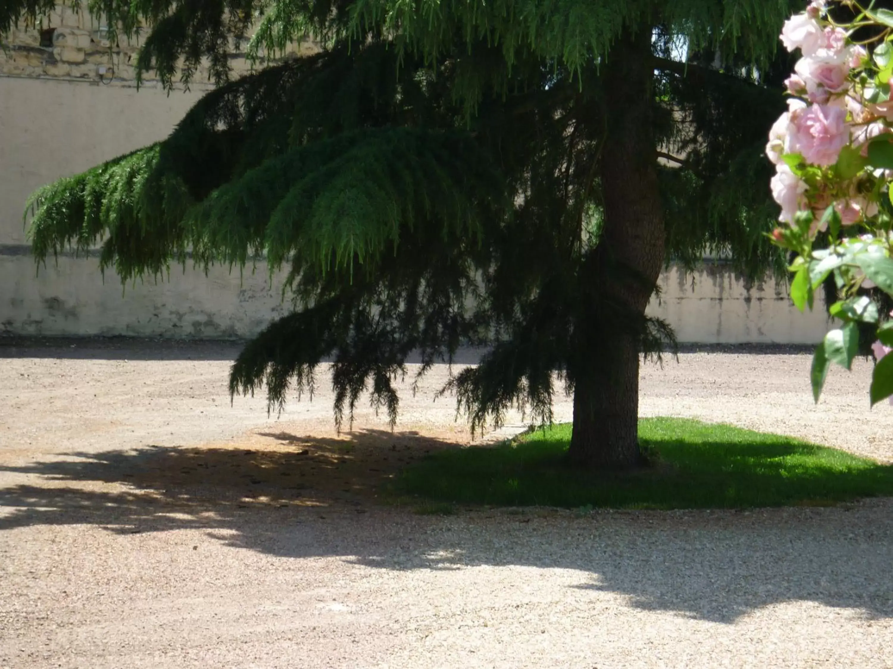 Facade/entrance, Beach in The Originals Boutique, Hôtel Clos Sainte Marie, Nevers (Inter-Hotel)