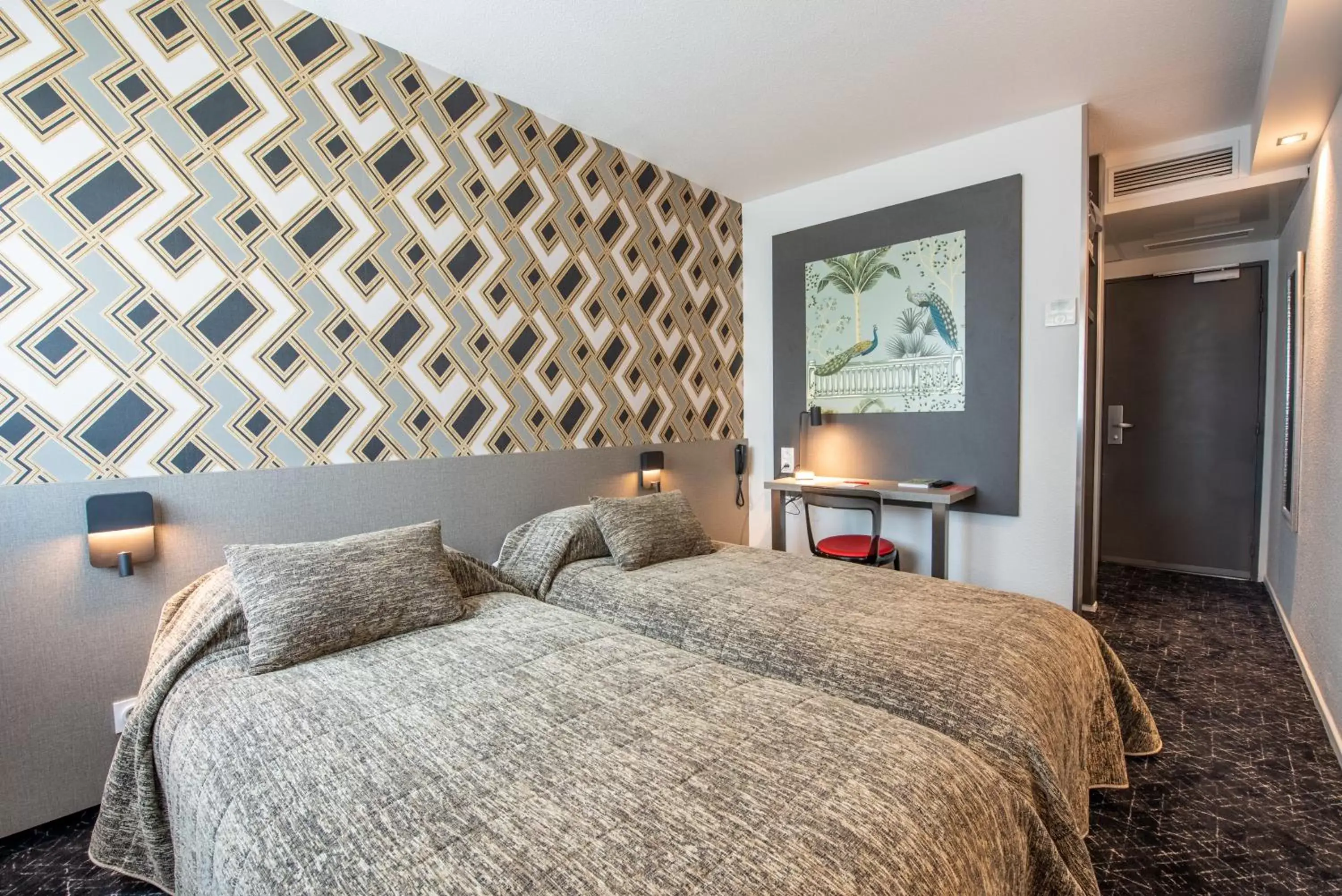 Bedroom, Bed in Cit'Hotel Stim'Otel