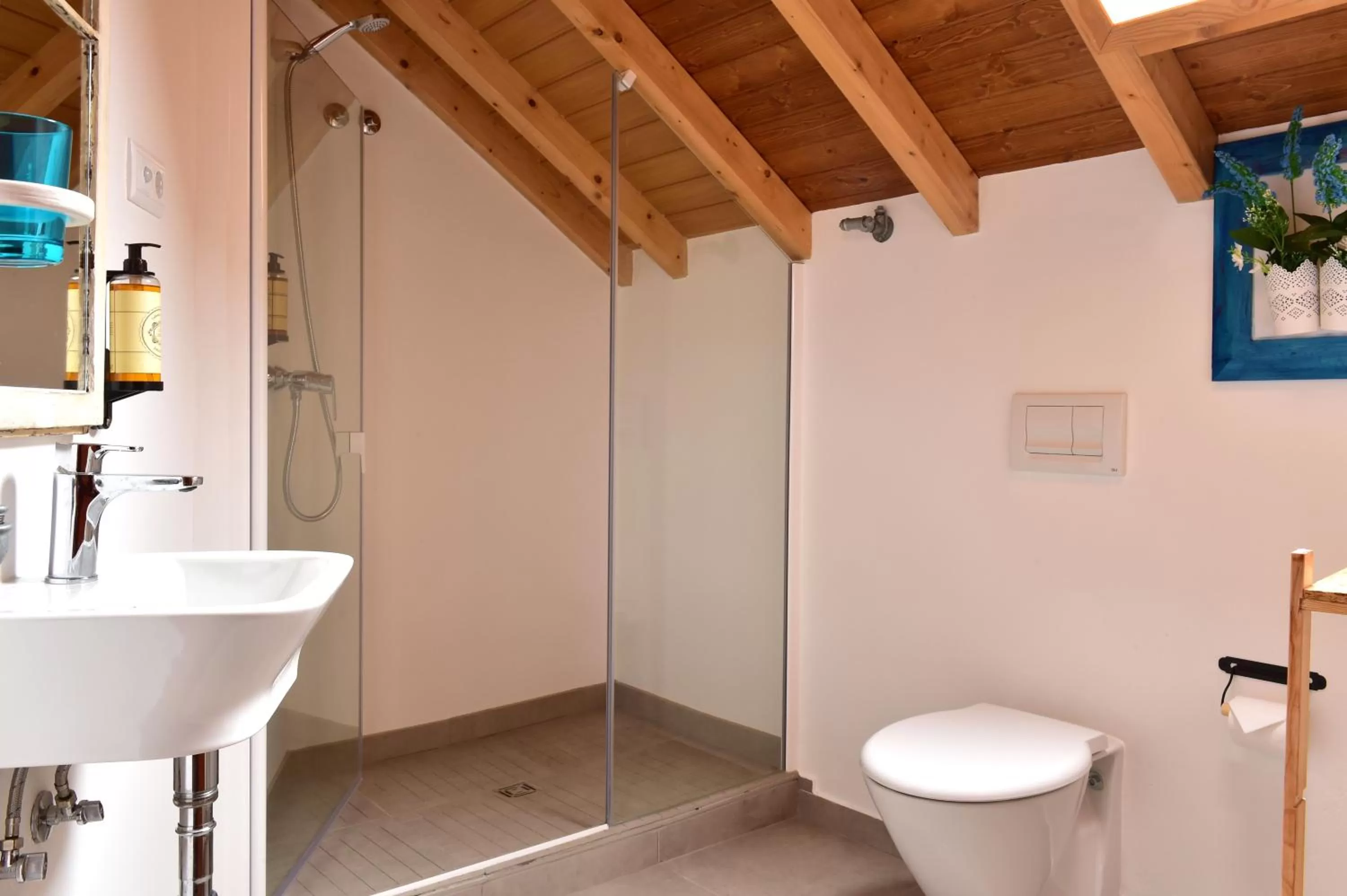 Bathroom in Mercearia D'Alegria Boutique B&B