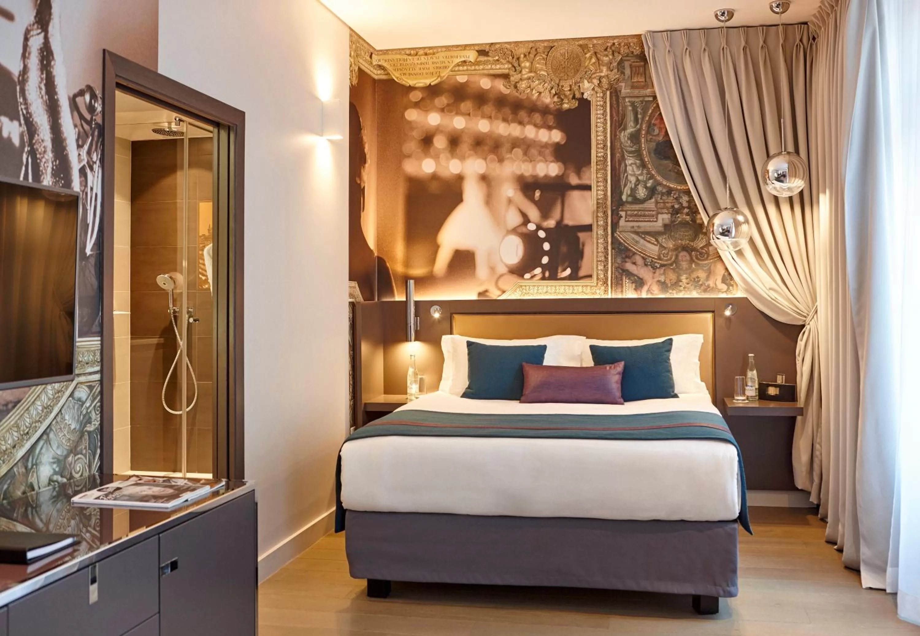 Photo of the whole room, Bed in Hotel Indigo Paris - Opera by IHG