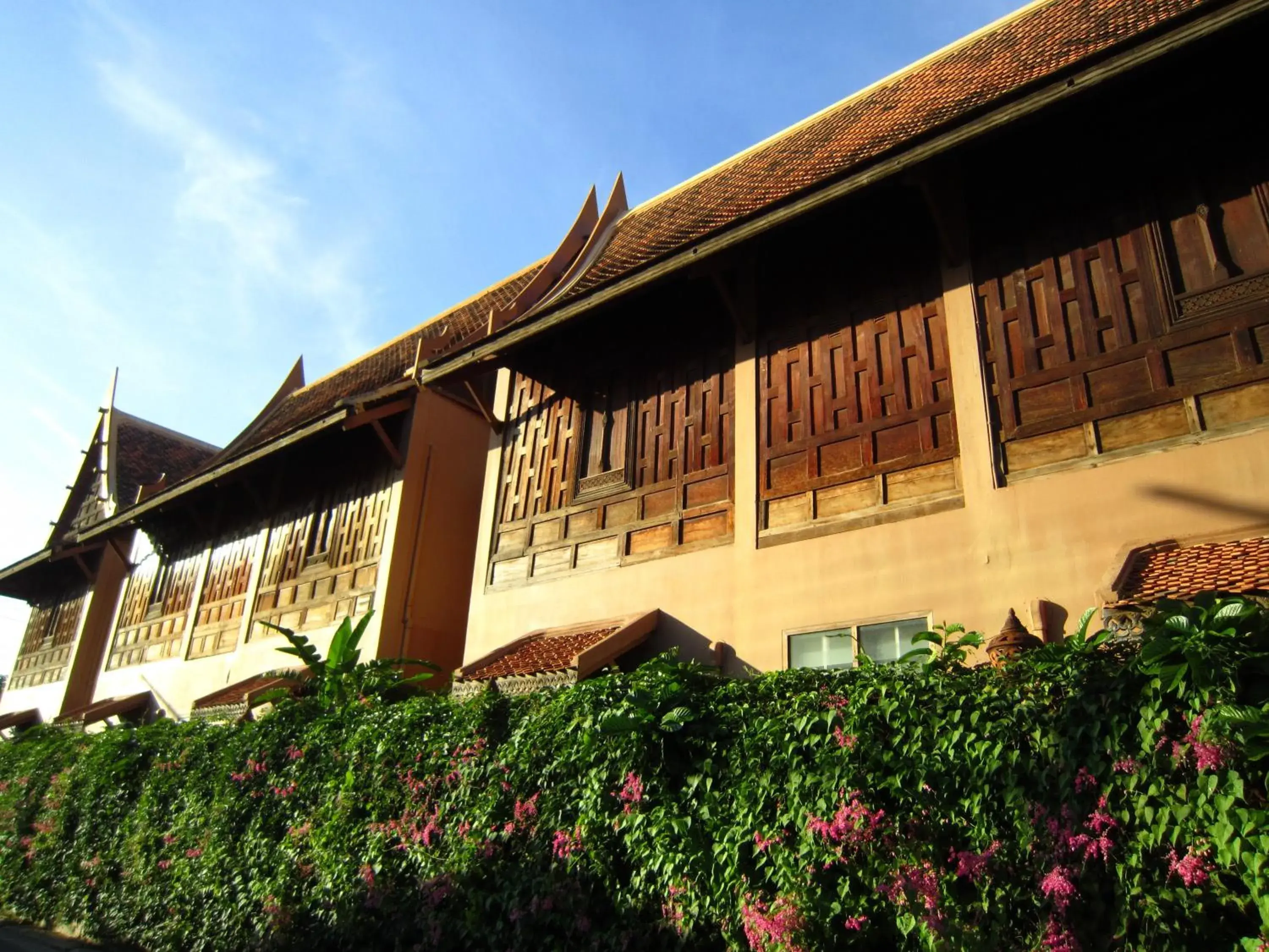 Facade/entrance, Property Building in Ruean Thai Hotel