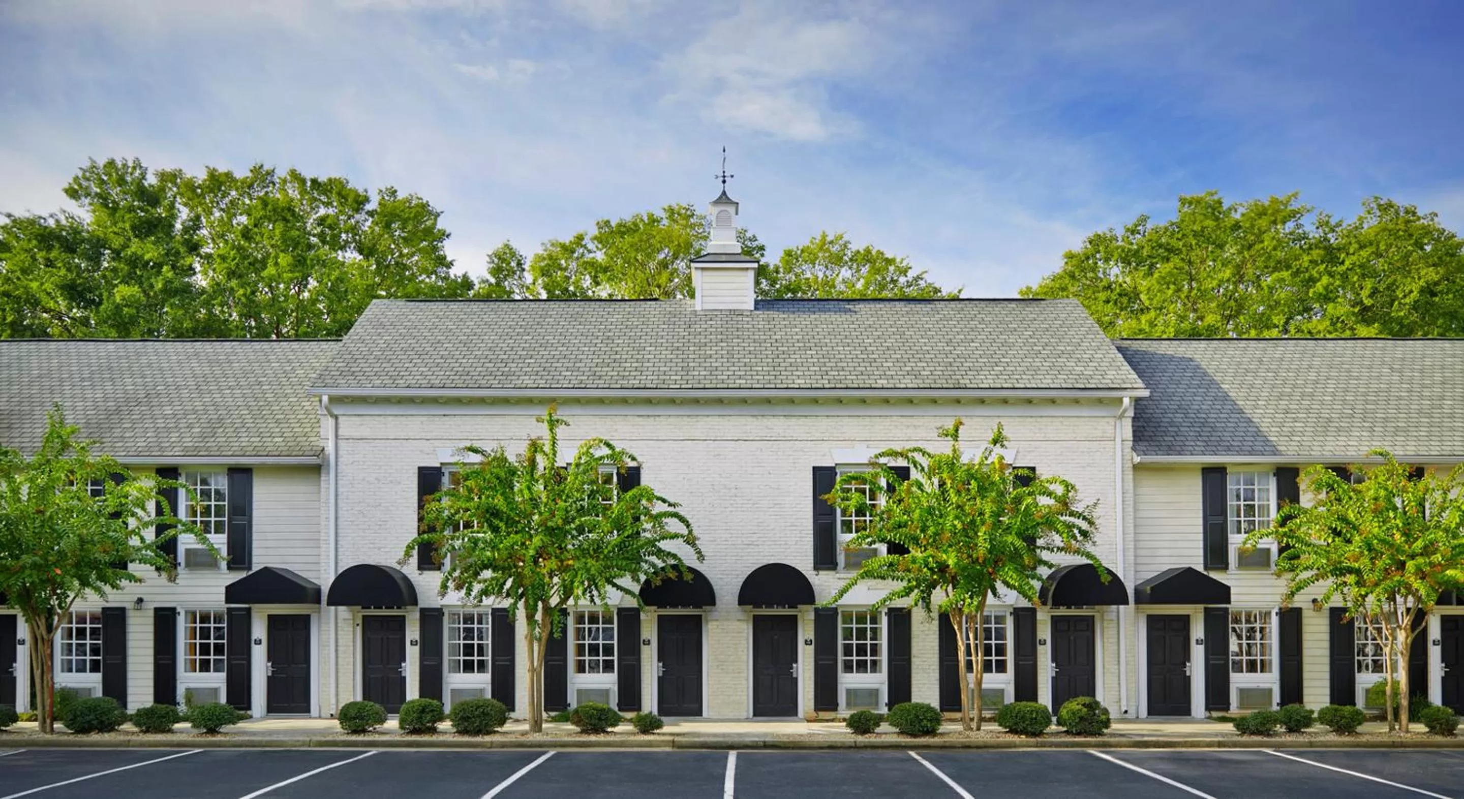 Property building in Graduate Athens