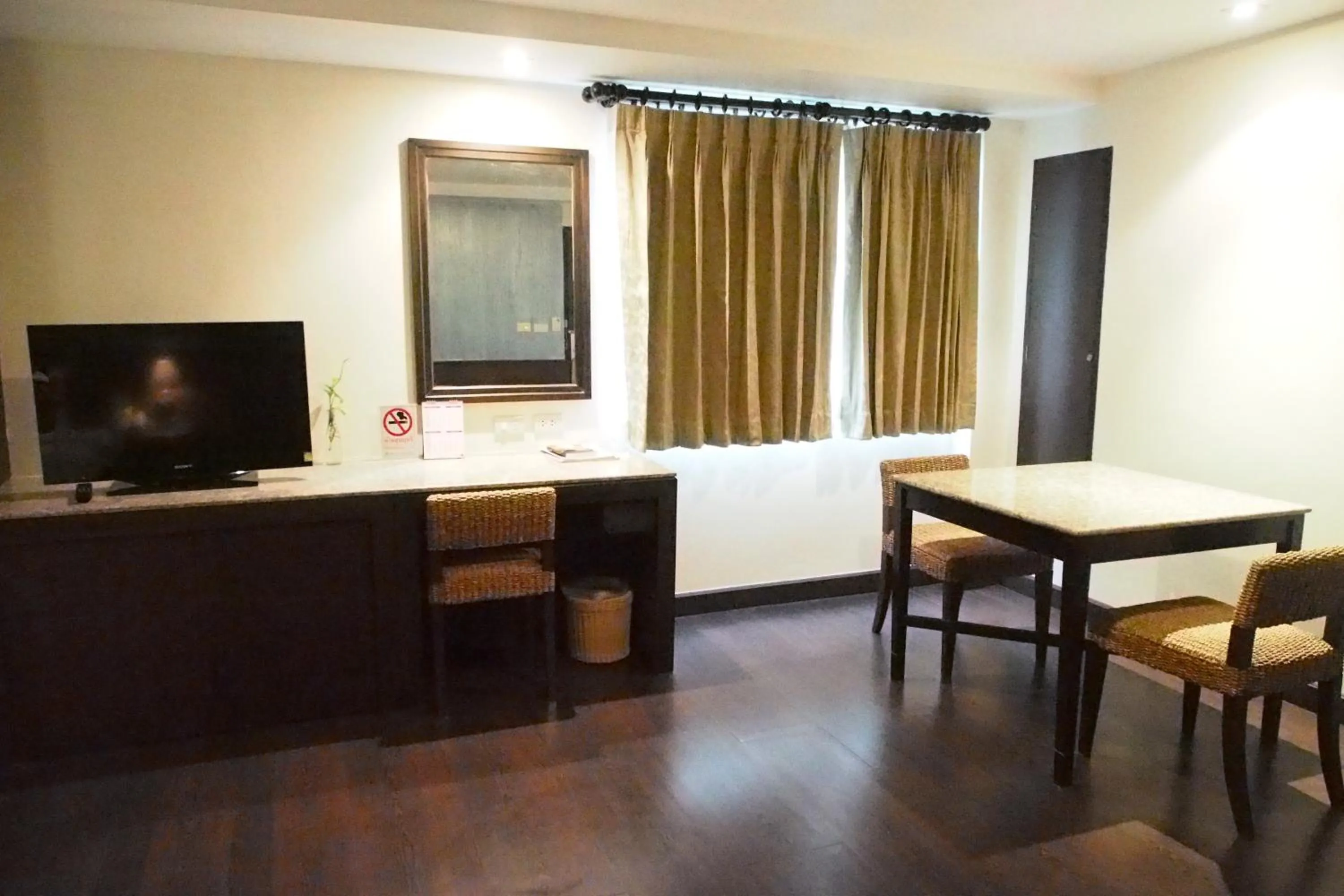 TV and multimedia in Baan Suwantawe