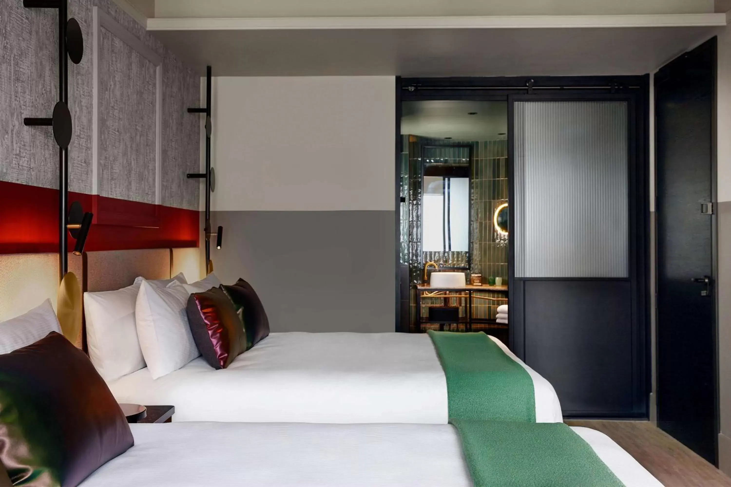 Bedroom, Bed in QT Auckland
