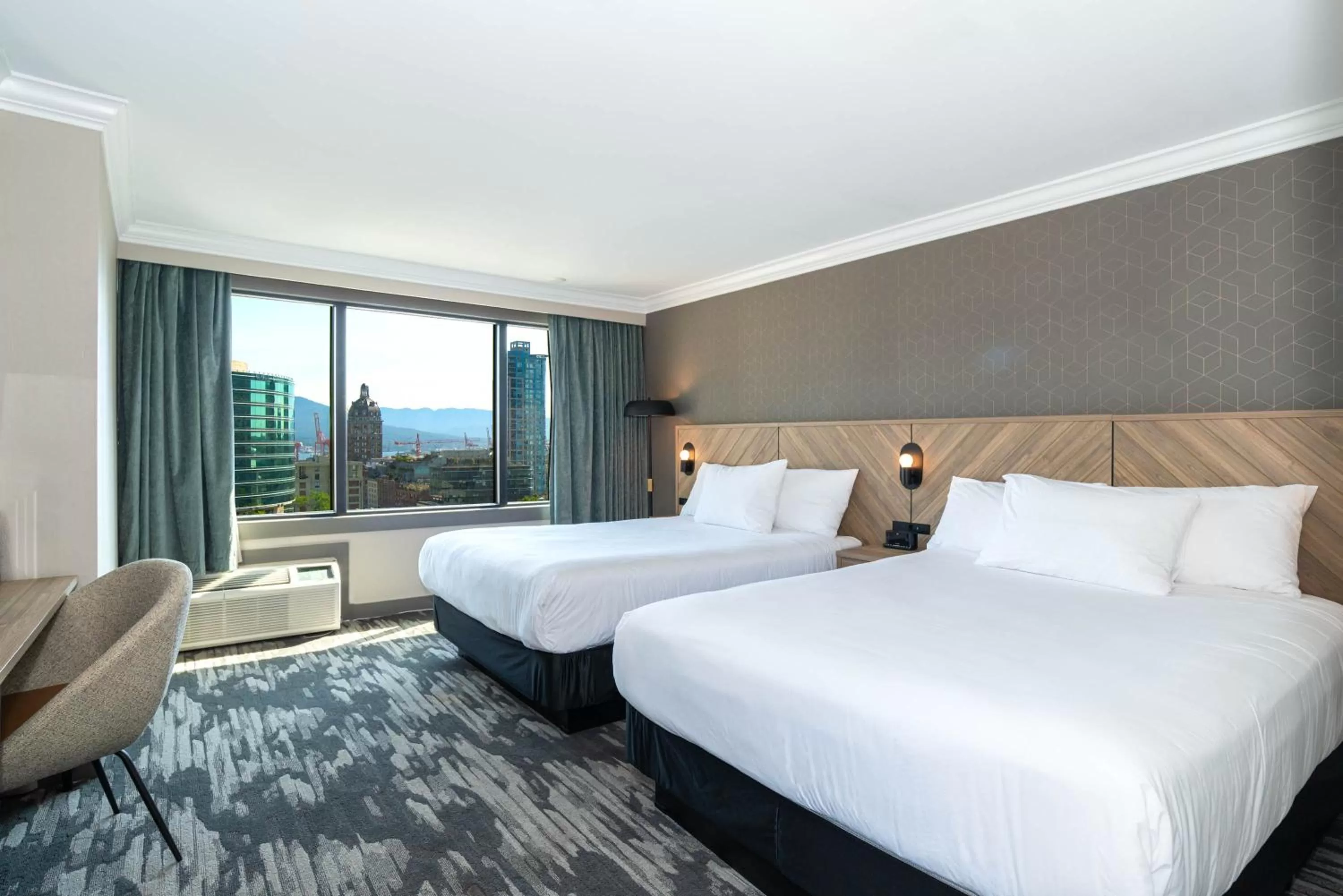 Photo of the whole room, Bed in Sandman Hotel Vancouver Downtown