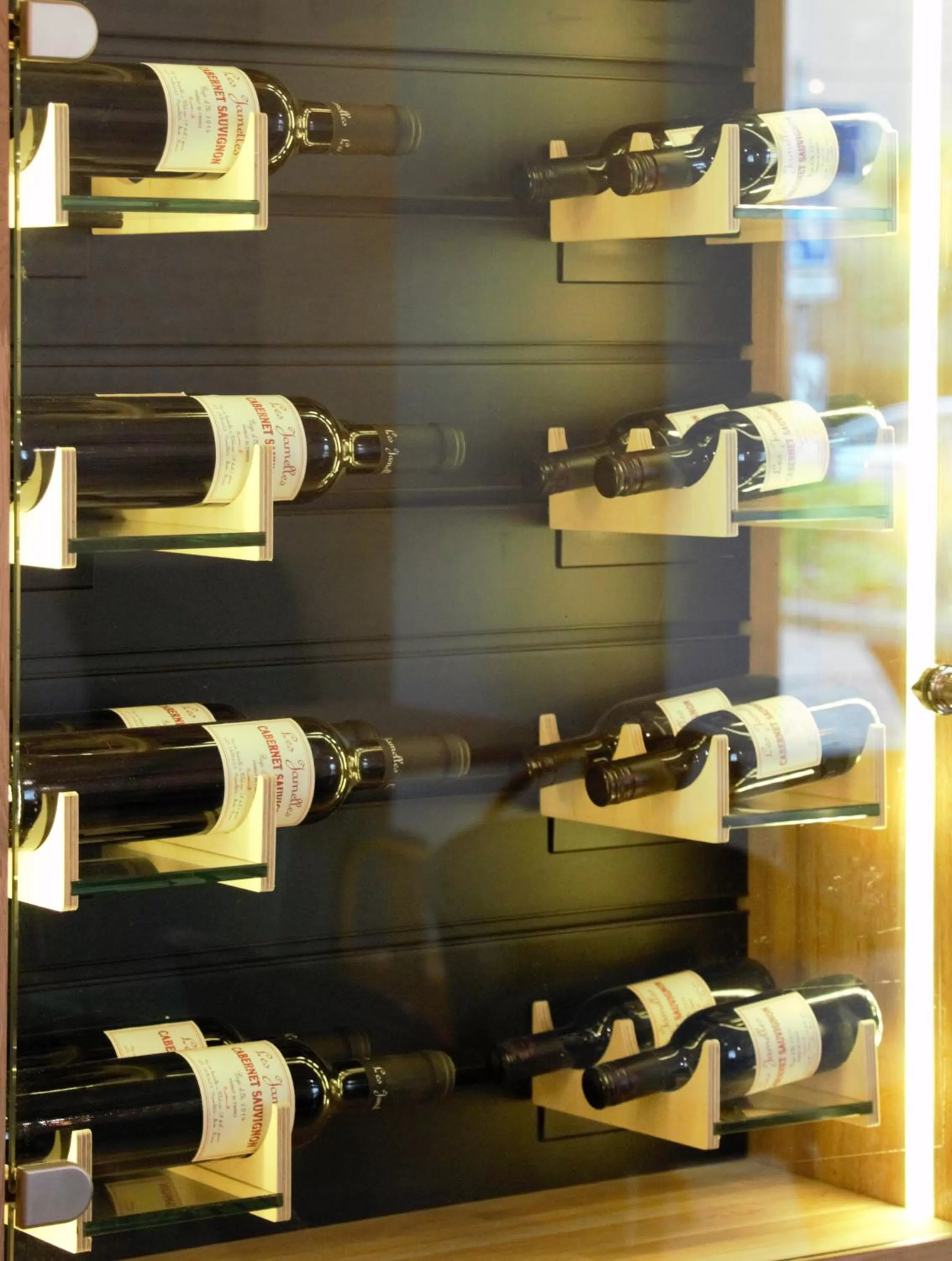 Alcoholic drinks in ibis Styles Dinan Centre Ville