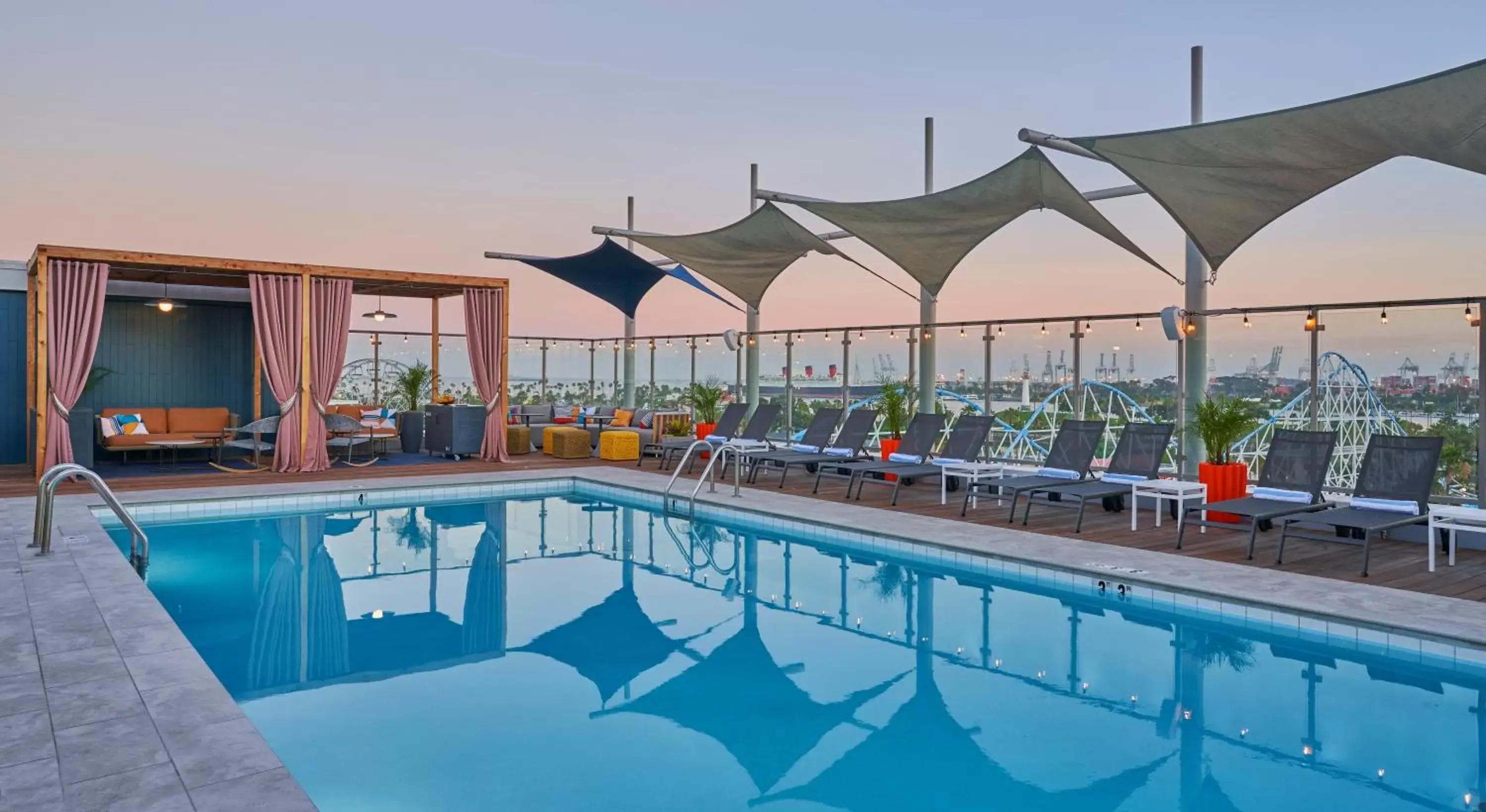 Landmark view, Swimming Pool in Hyatt Centric the Pike Long Beach