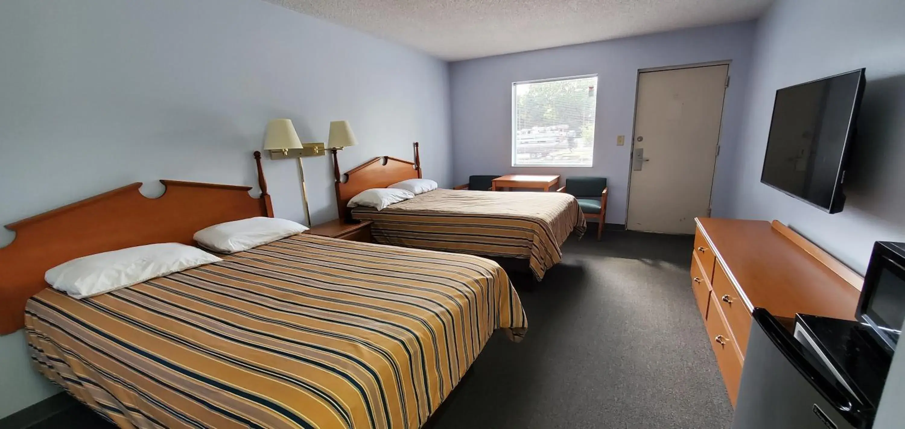 Bedroom, Bed in Lakeview Inn & Suites Okeechobee