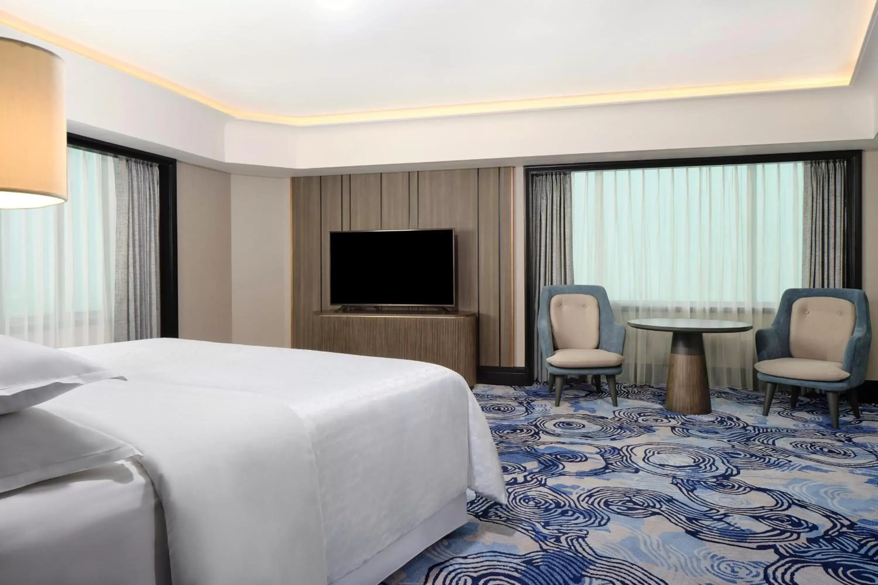 Bedroom, Bed in Sheraton Surabaya Hotel & Towers