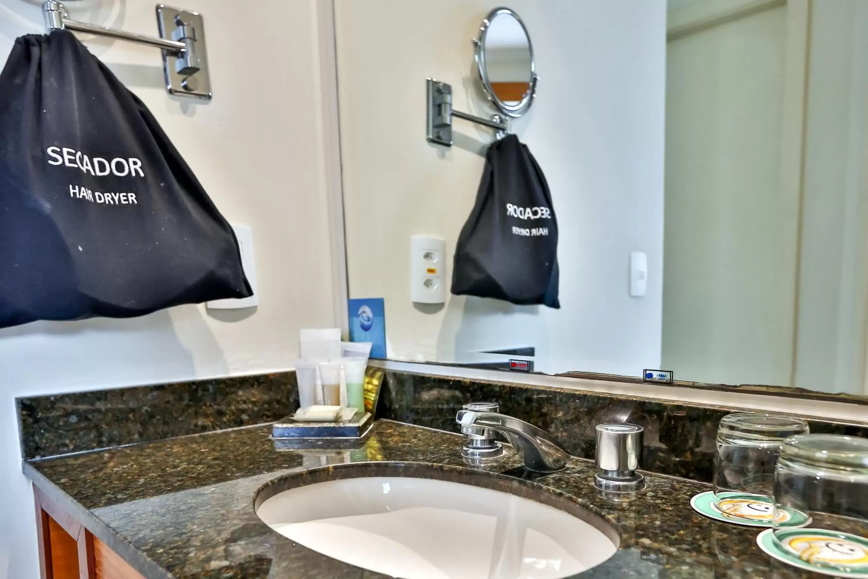 Bathroom in Quality Suites Vila Olimpia Bathroom in Quality Suites Vila Olimpia