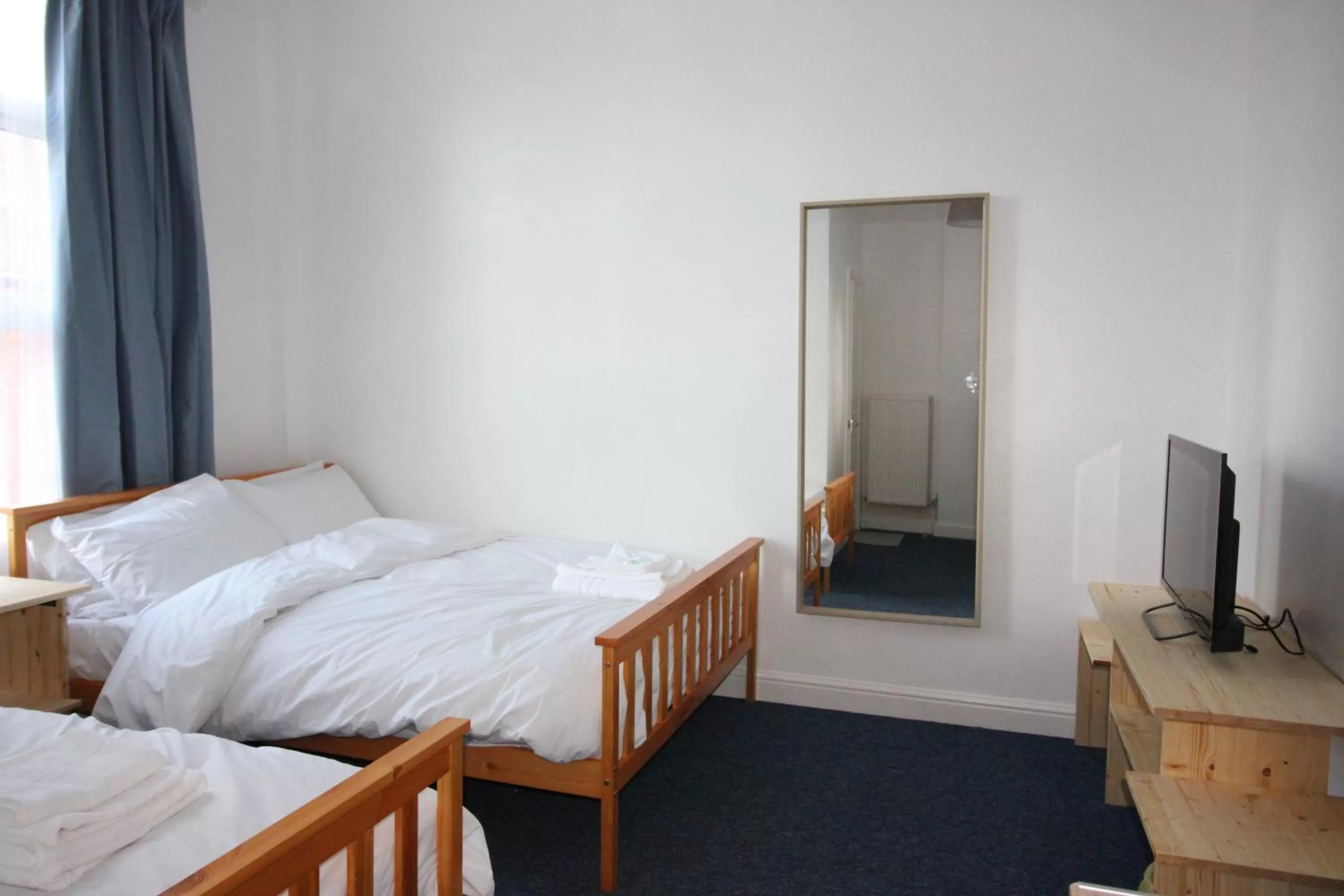 Bed in Churchill Hotel & Nagawa Restaurant