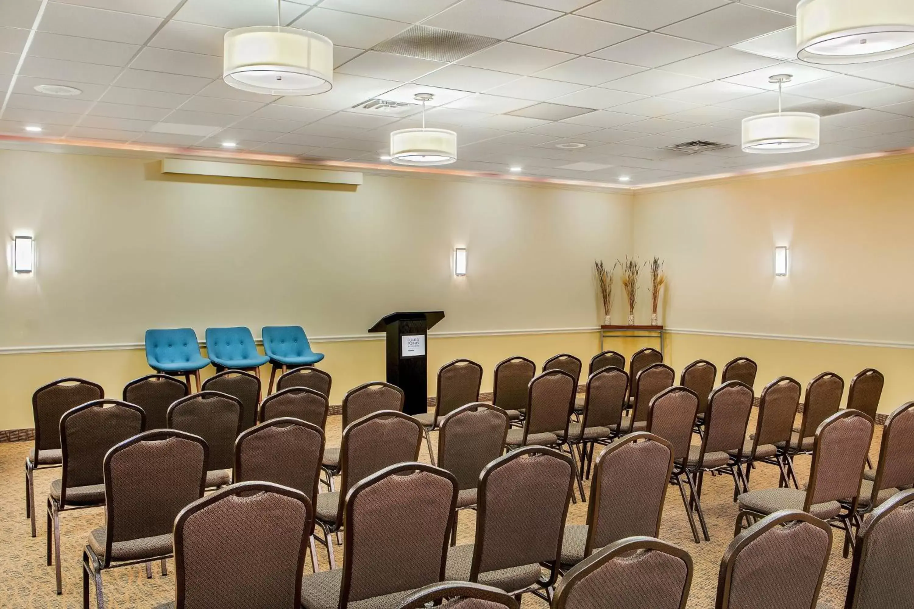 Meeting/conference room in Four Points by Sheraton Kalamazoo