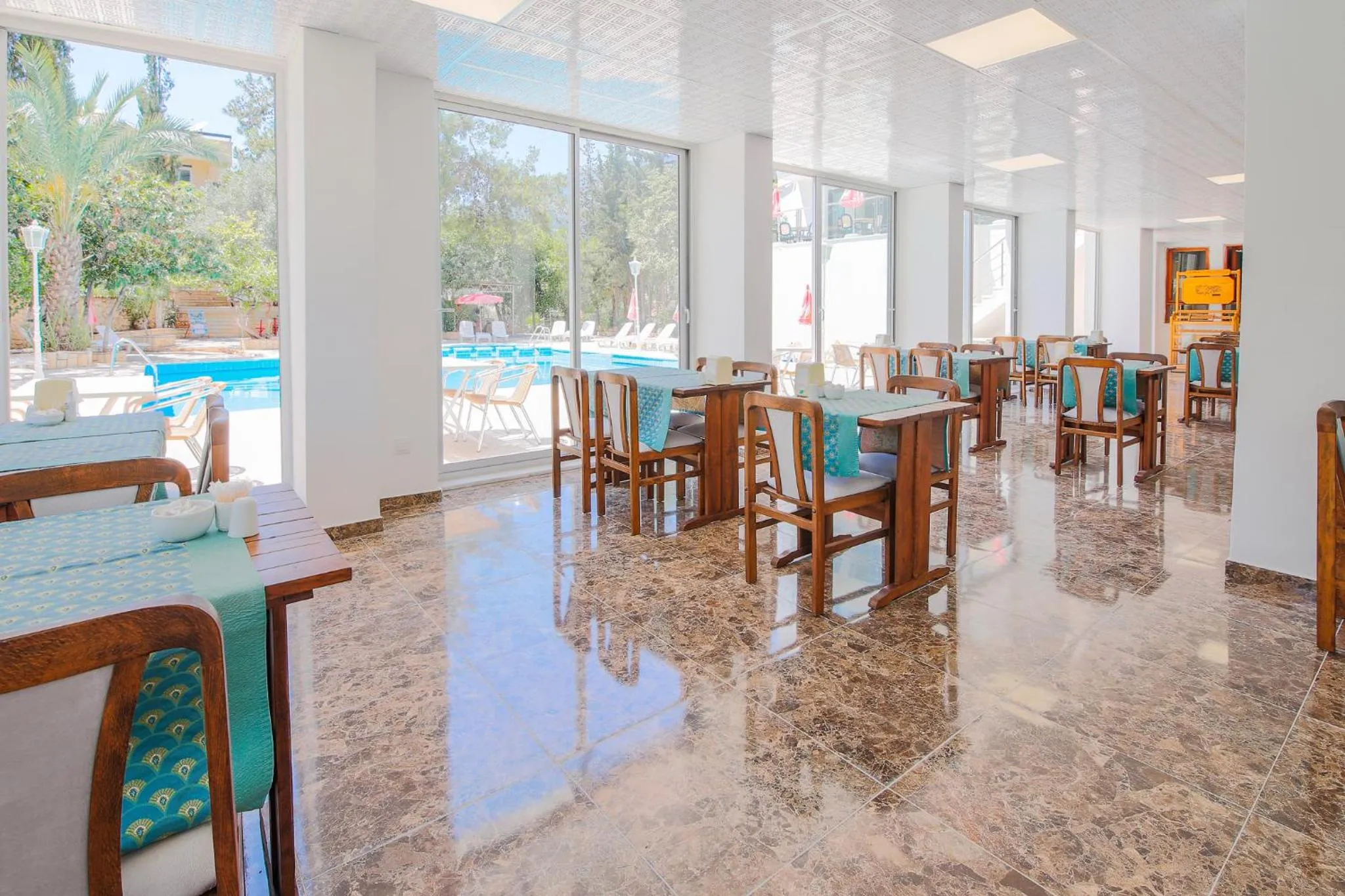 Restaurant/places to eat in Ekici Hotel