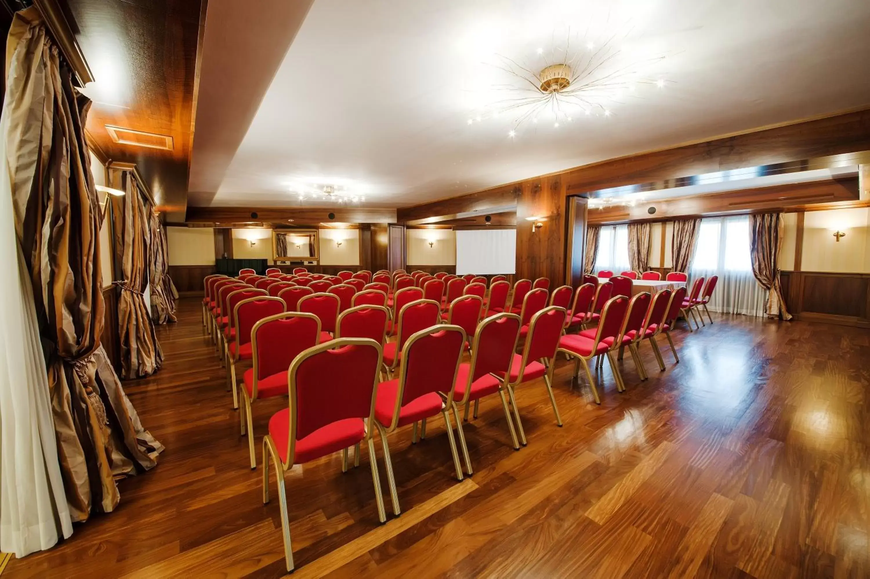 Business facilities in Hotel Villa Traiano