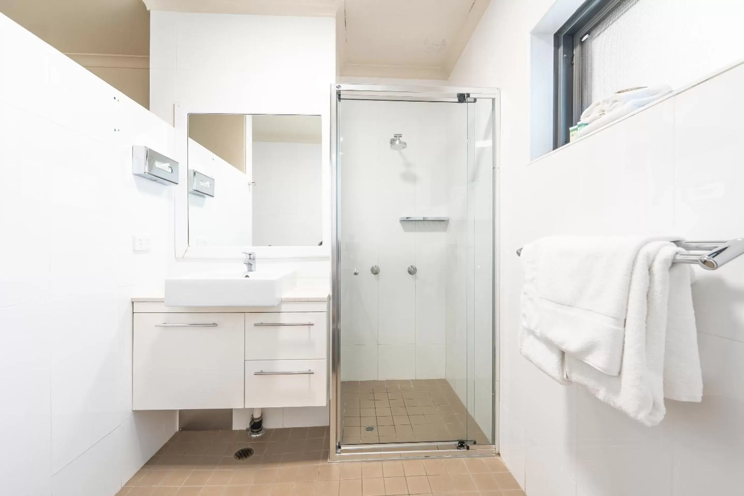 Bathroom in Forrest Hotel & Apartments