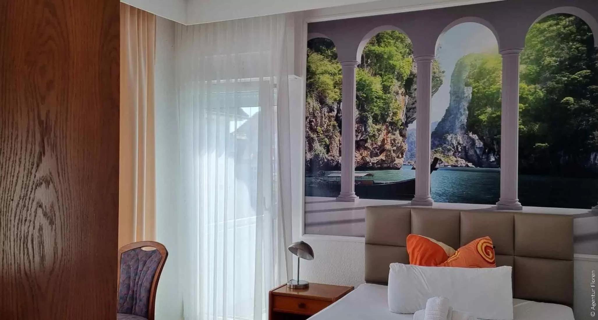 Photo of the whole room, Bed in Hotel Sofia