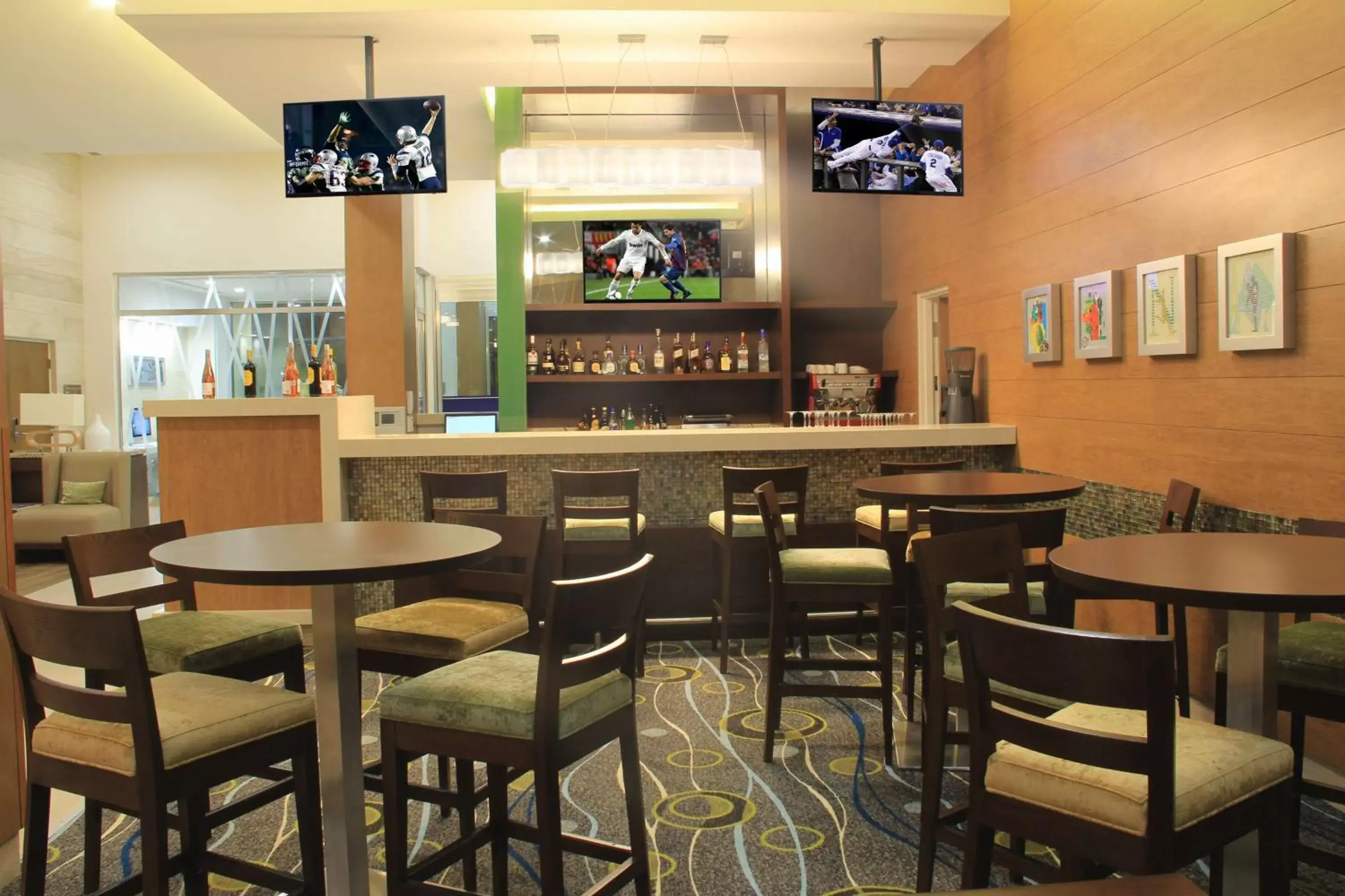 Lounge or bar, Restaurant/Places to Eat in Hampton Inn by Hilton Villahermosa