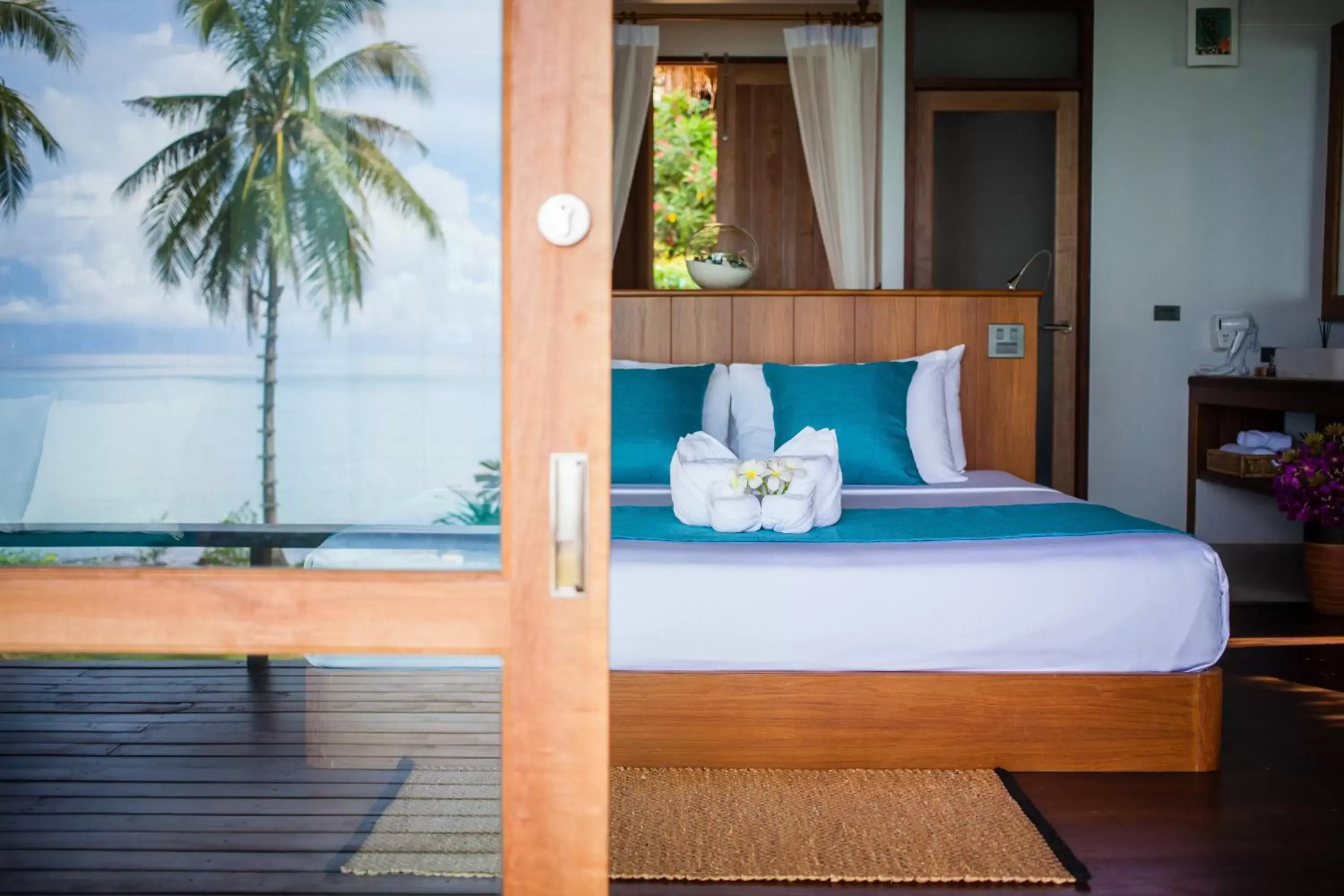 Bed in The Beach Natural Resort Koh Kood
