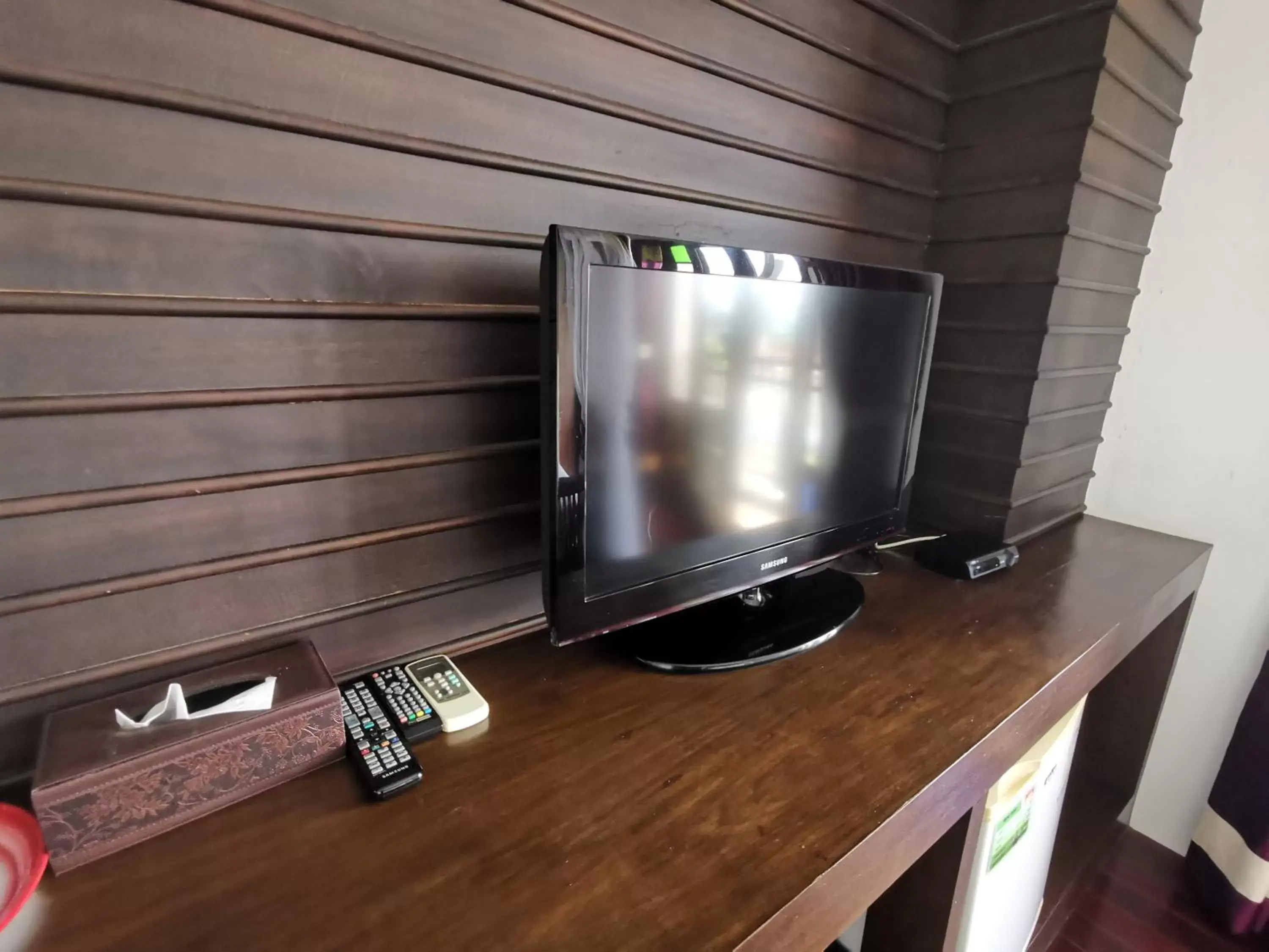 TV and multimedia, TV/Entertainment Center in Dee Andaman Hotel